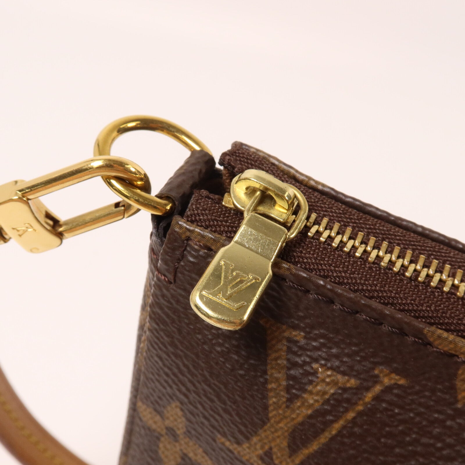LOUIS VUITTON Monogram Pochette Accessoires手拿包