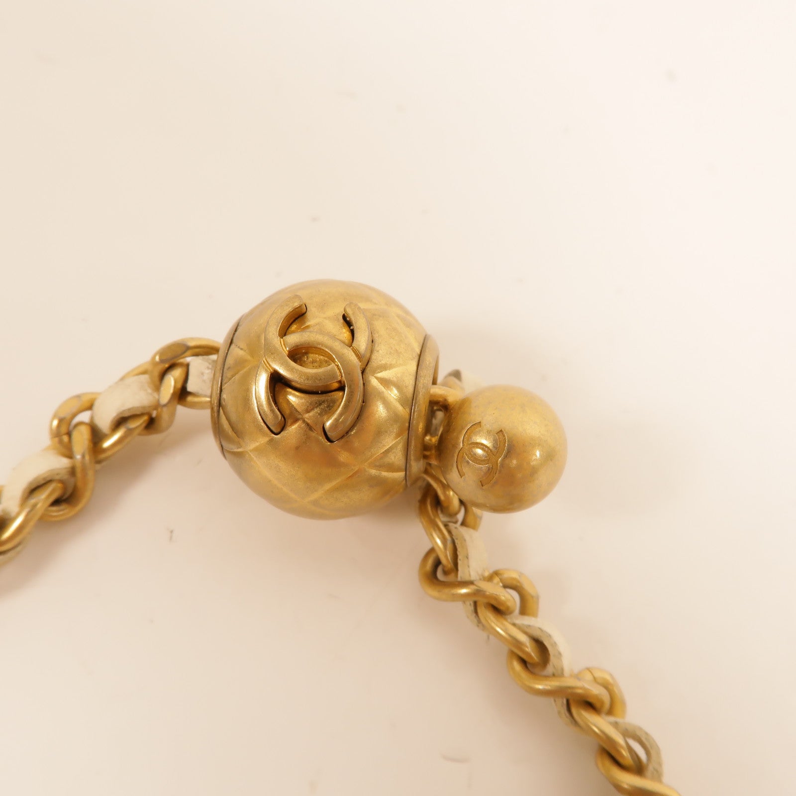 CHANEL 羊皮皮革Mini Vanity Case With Gold Ball鏈帶肩背袋