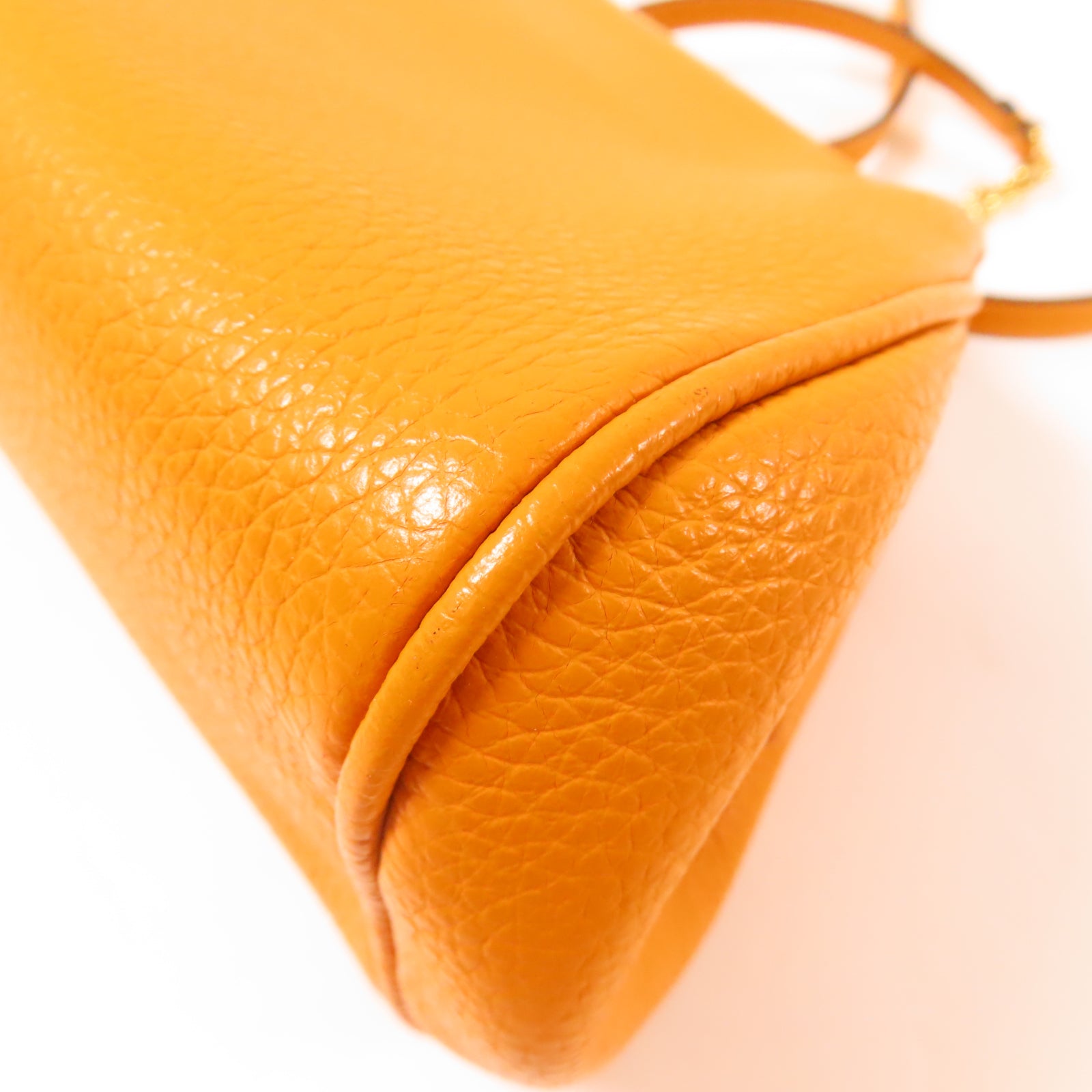 Salvatore Ferragamo 牛皮皮革Shoulder Bag金扣鏈帶肩背袋橙色