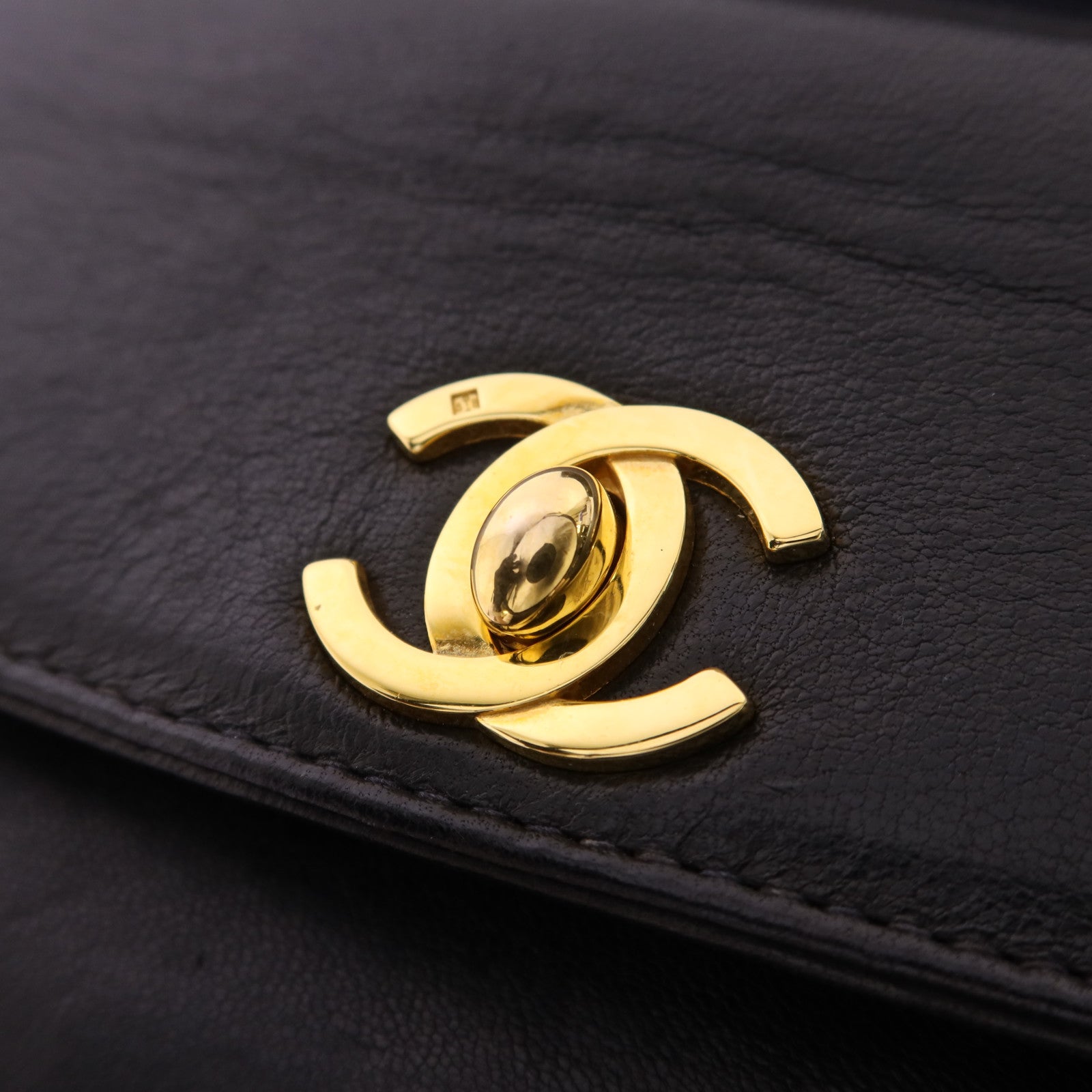 CHANEL 牛皮皮革Vintage Shoulder Bag金扣肩背袋