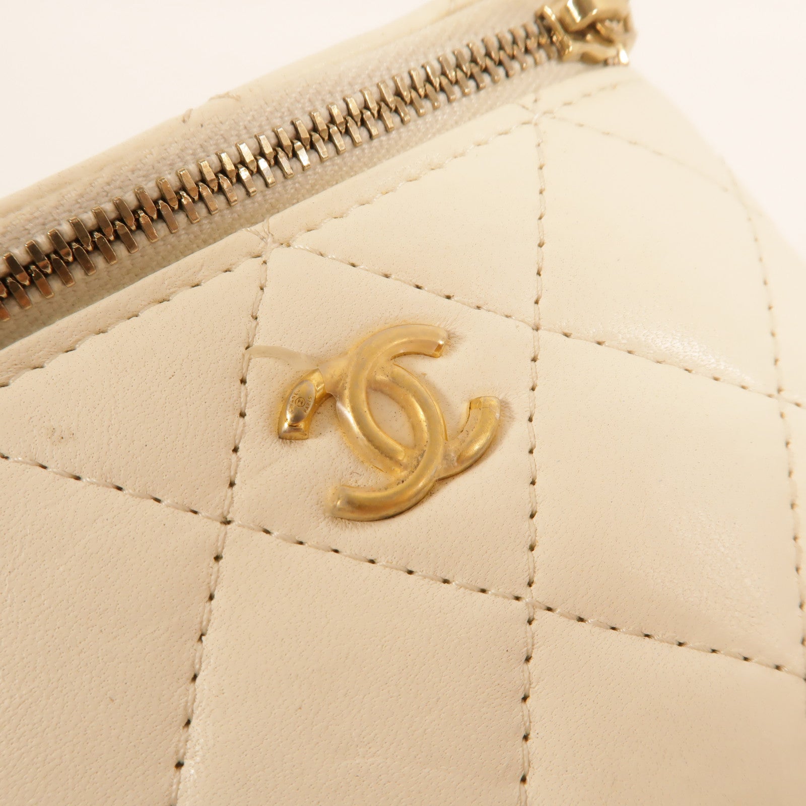 CHANEL 羊皮皮革Mini Vanity Case With Gold Ball鏈帶肩背袋