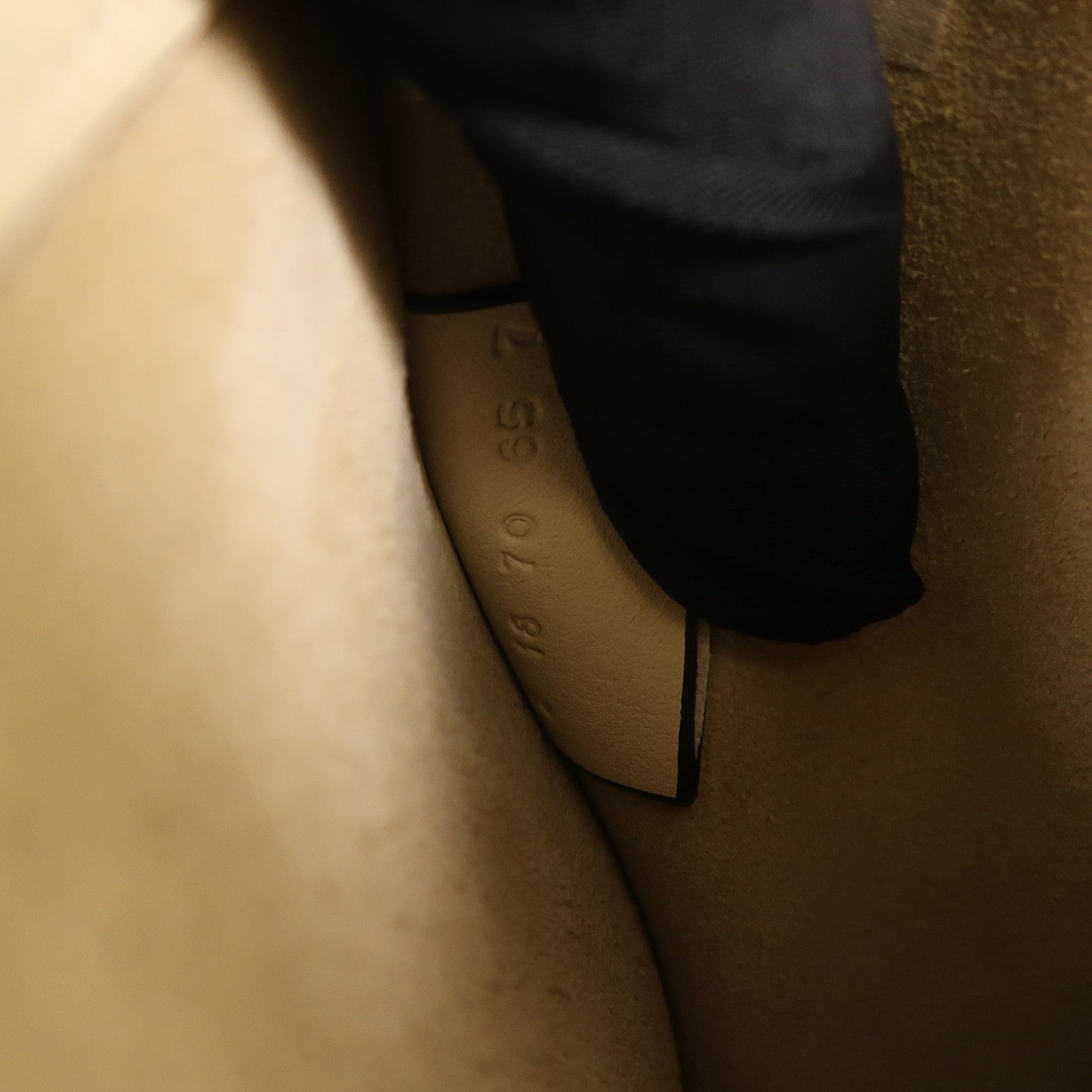 Chloe 牛皮皮革Nile金扣肩背袋