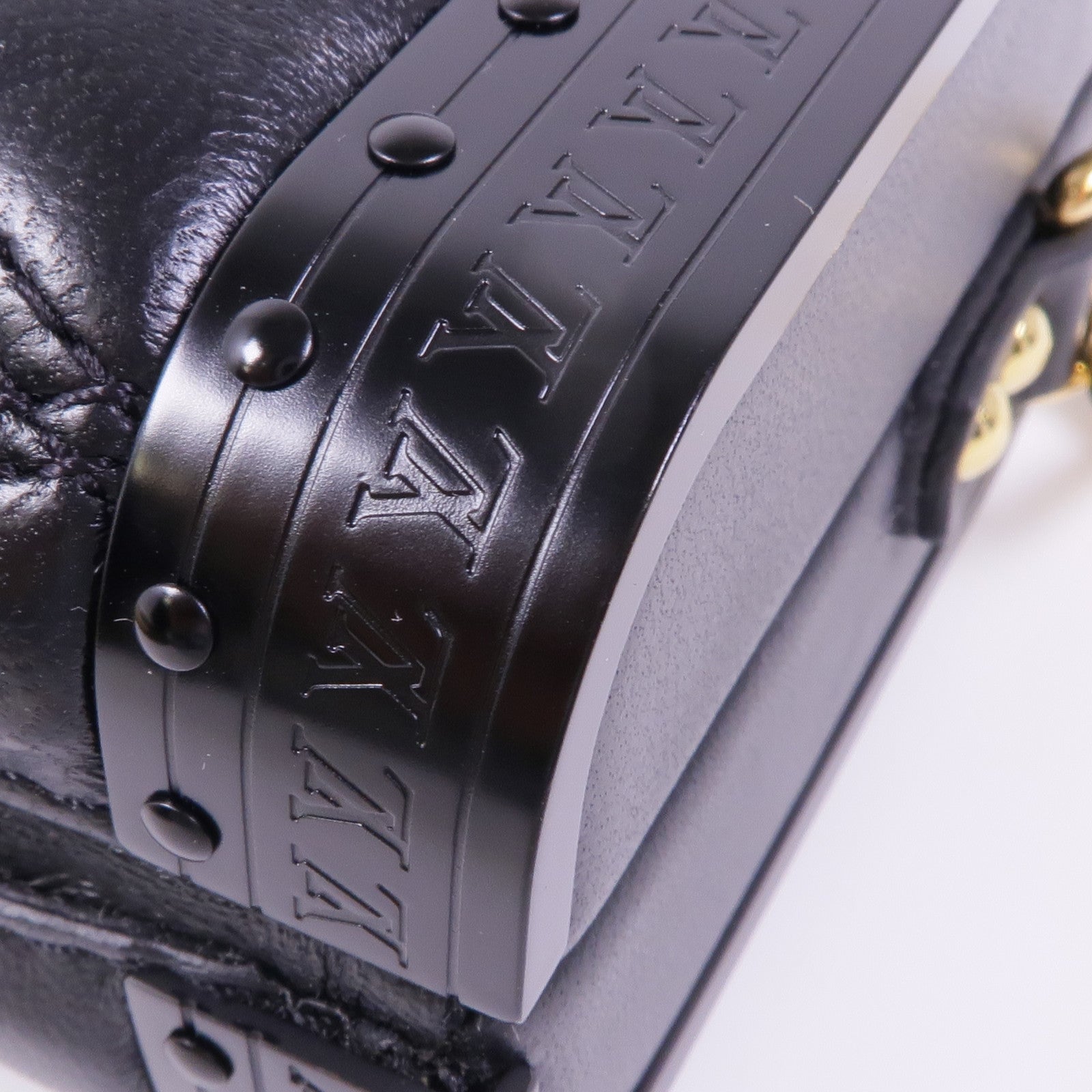 LOUIS VUITTON 羊皮皮革Vanity Case金扣肩背袋