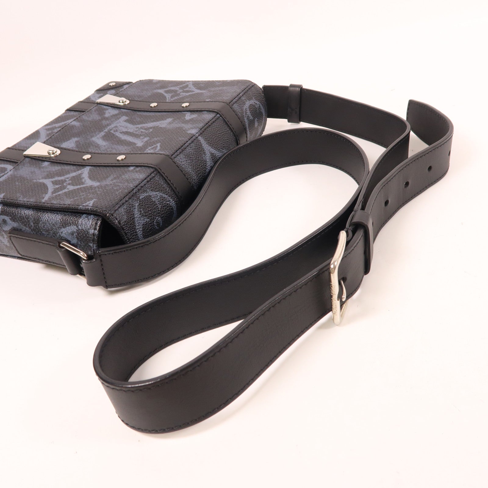 LOUIS VUITTON Monogram Pastel Noir Pastel Trunk銀扣肩背袋