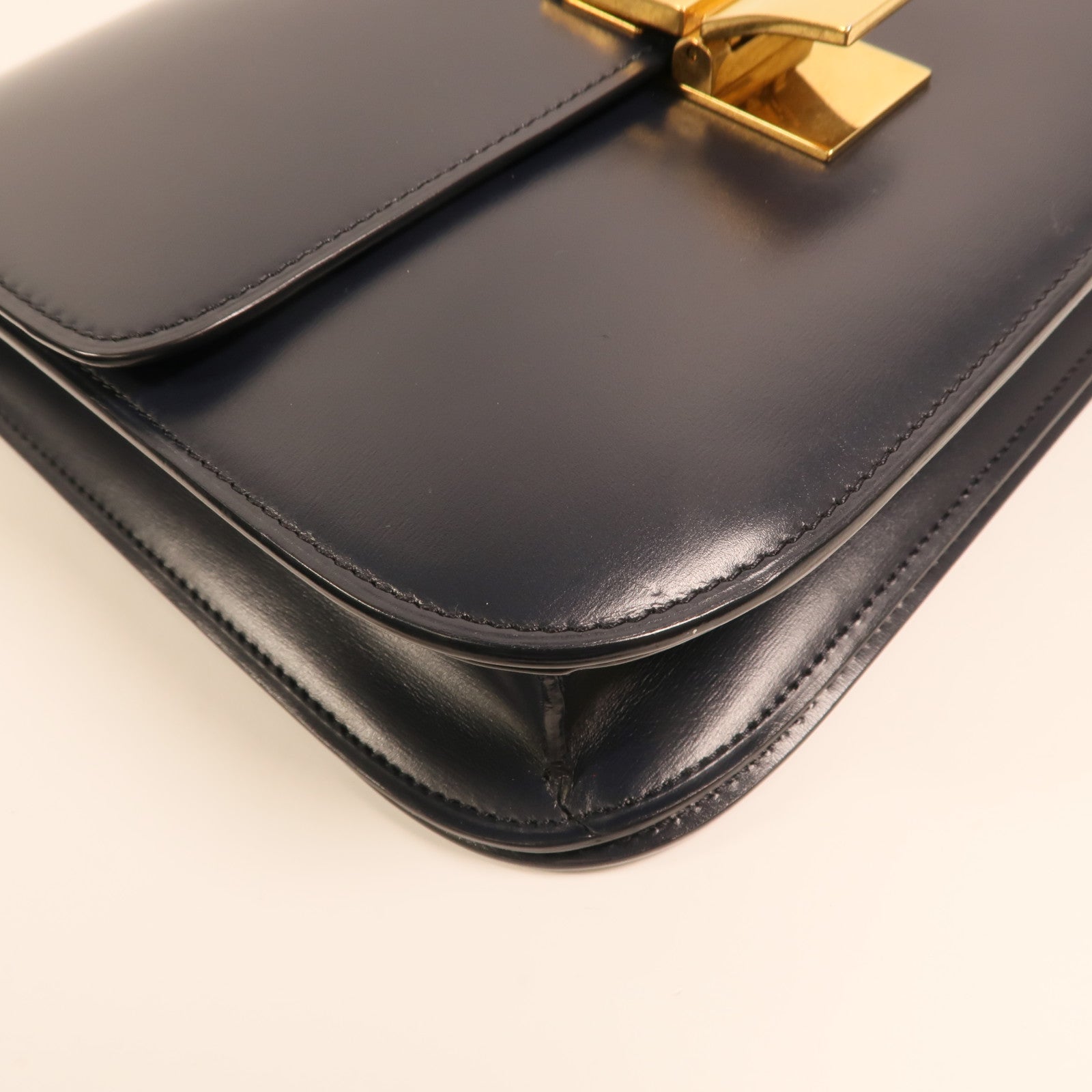 CELINE 牛皮皮革Classic Box Medium金扣肩背袋