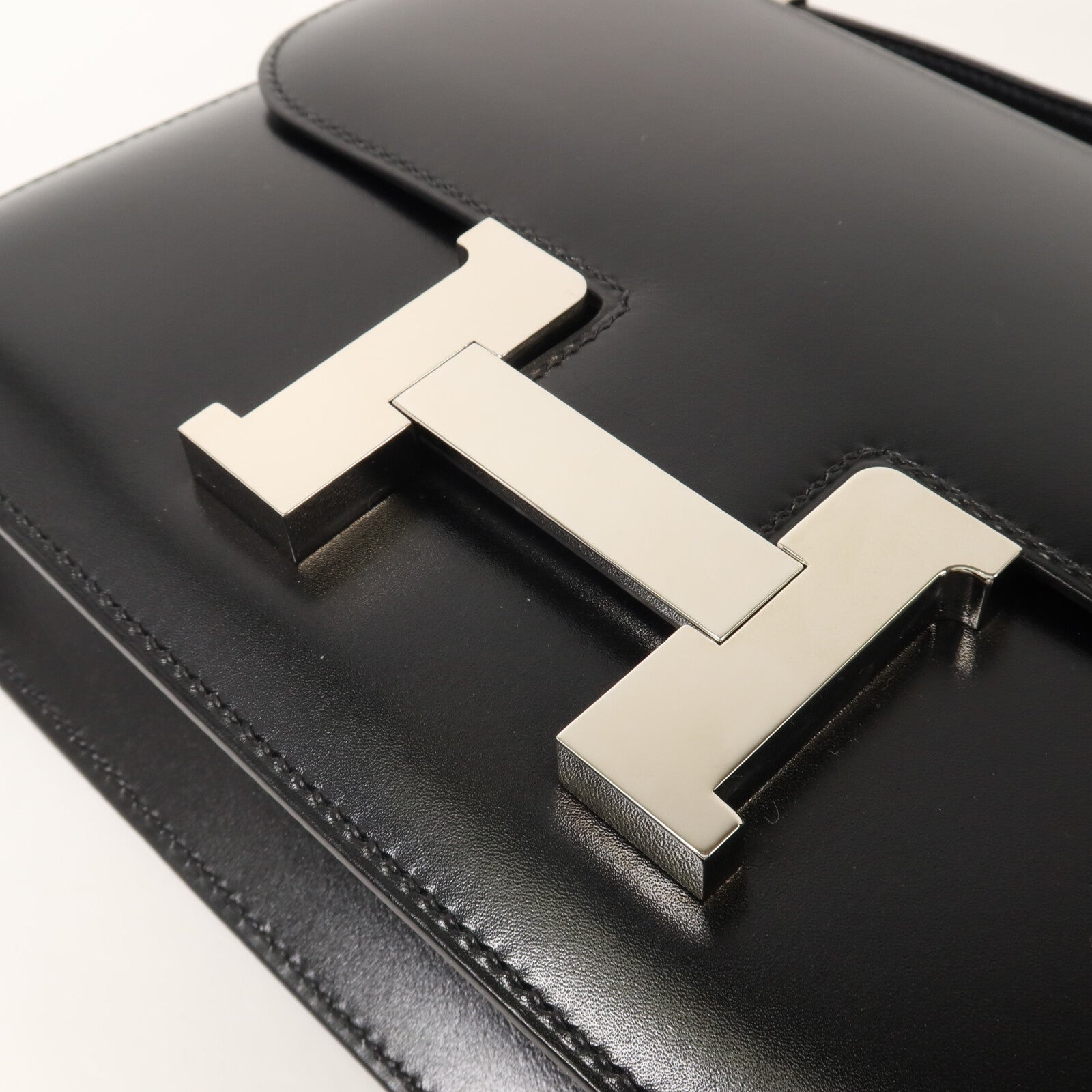 HERMES Box Calf皮革Constance 24肩背袋Noir