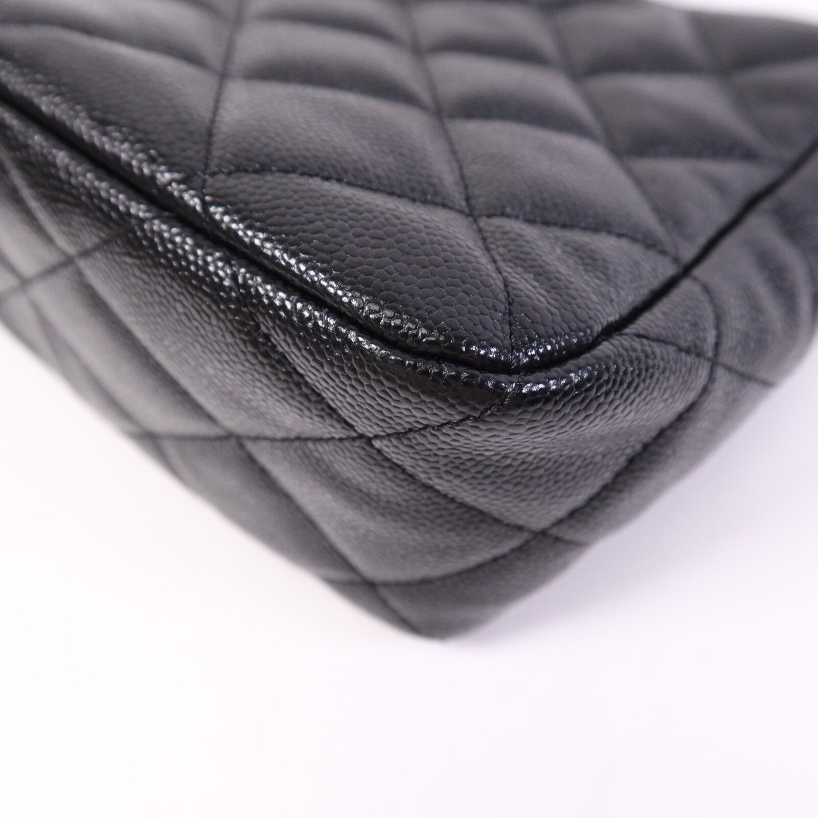 CHANEL 牛皮皮革Hobo Bag金扣鏈帶肩背袋