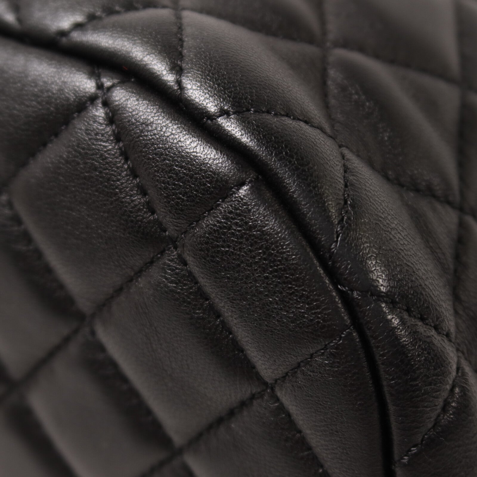 CHANEL 羊皮皮革Urban Spirit Backpack鏈帶背包