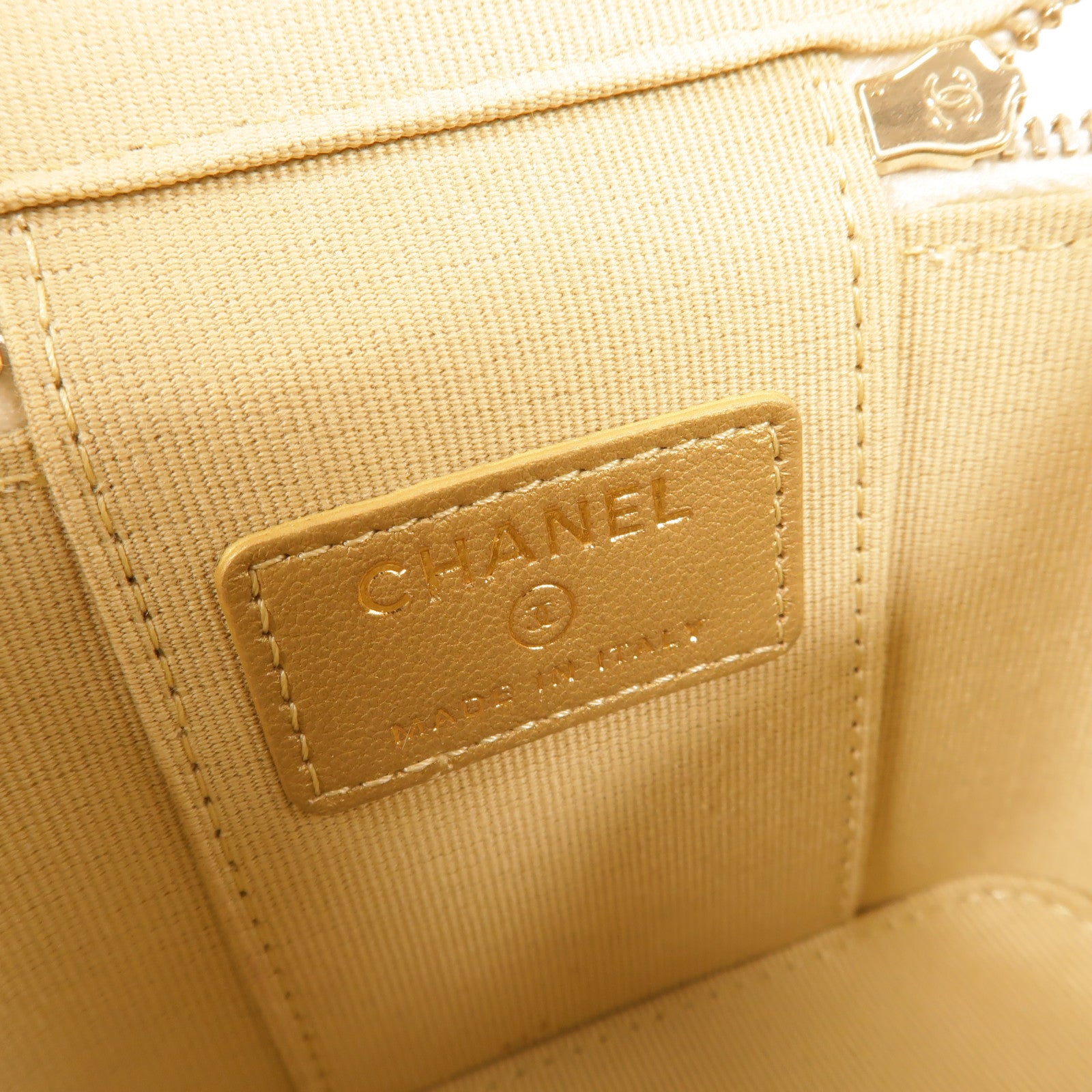 CHANEL 羊皮皮革Mini Vanity Case With Gold Ball鏈帶肩背袋