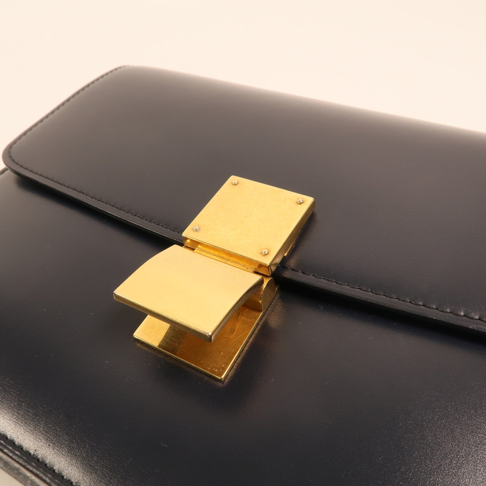 CELINE 牛皮皮革Classic Box Medium金扣肩背袋