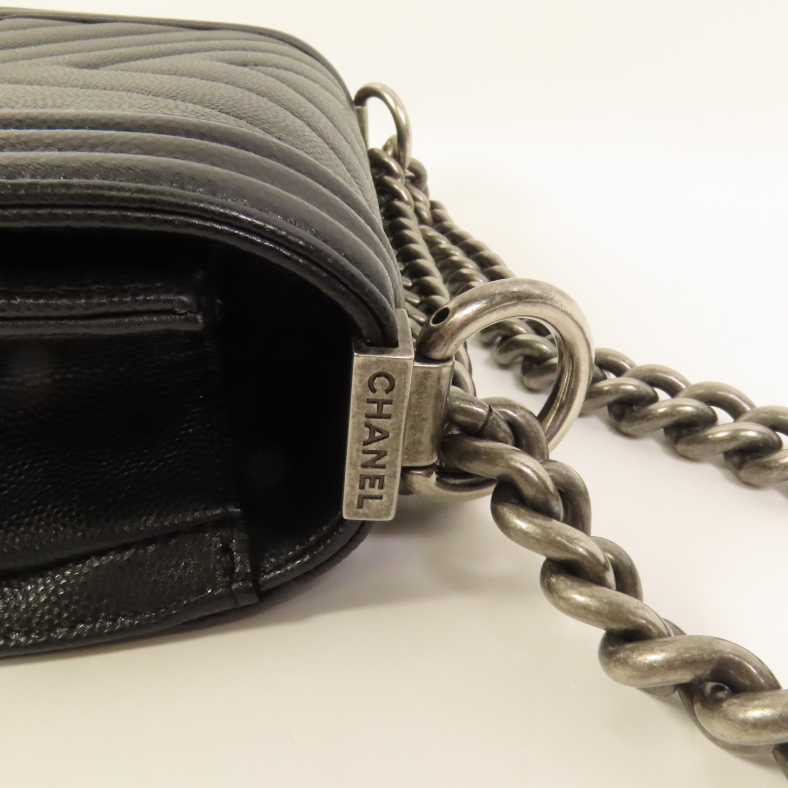 CHANEL 牛皮皮革Boy 20鏈帶肩背袋