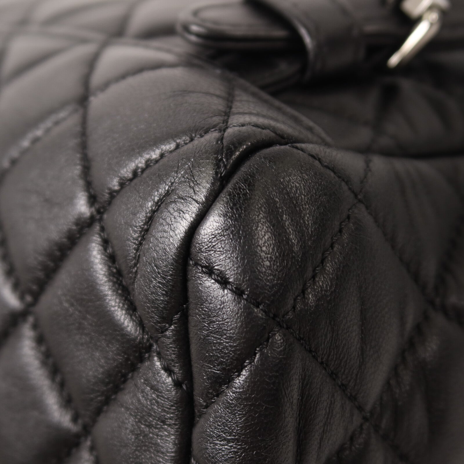 CHANEL 羊皮皮革Urban Spirit Backpack鏈帶背包