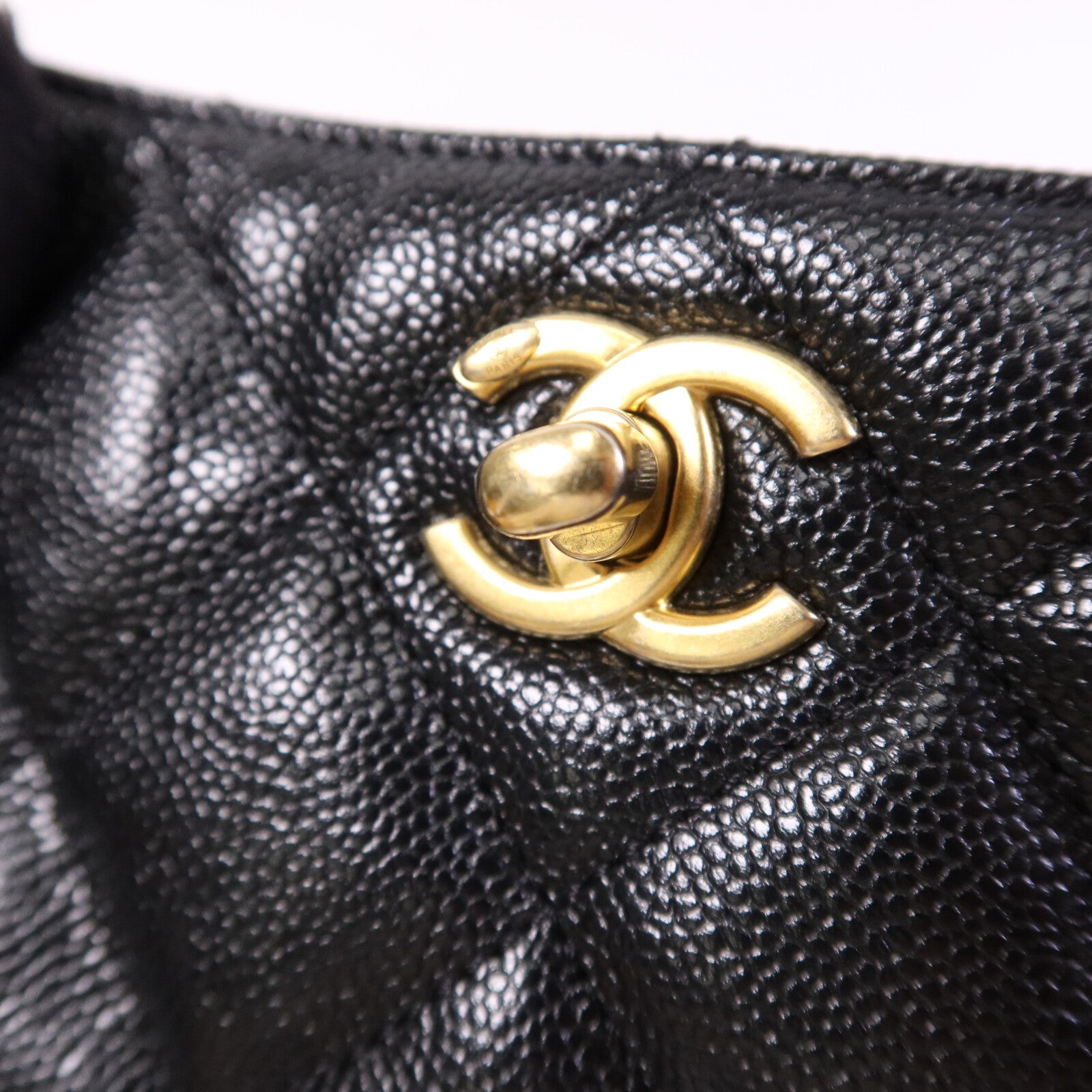 CHANEL 牛皮皮革Hobo Bag金扣鏈帶肩背袋