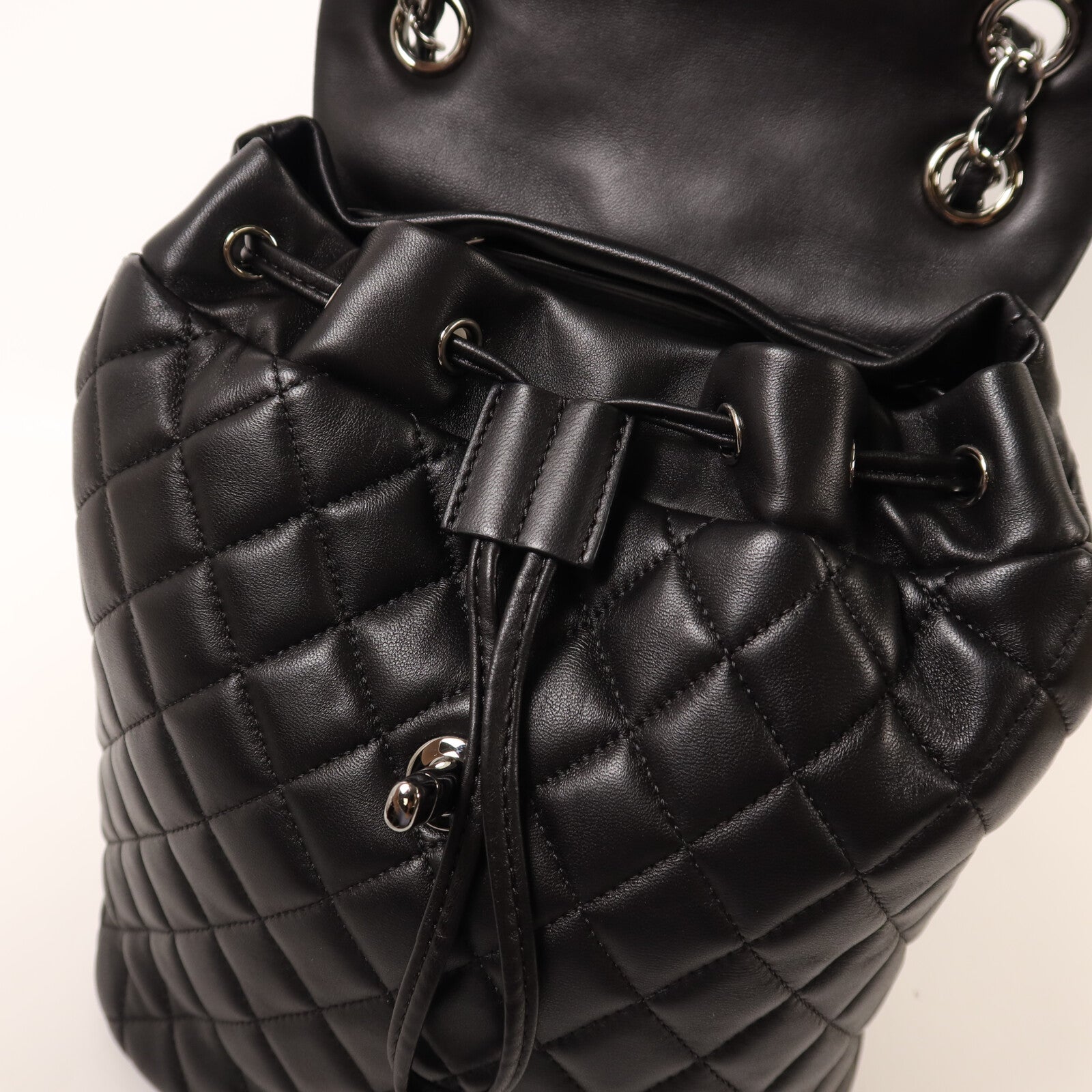 CHANEL 羊皮皮革Urban Spirit Backpack鏈帶背包