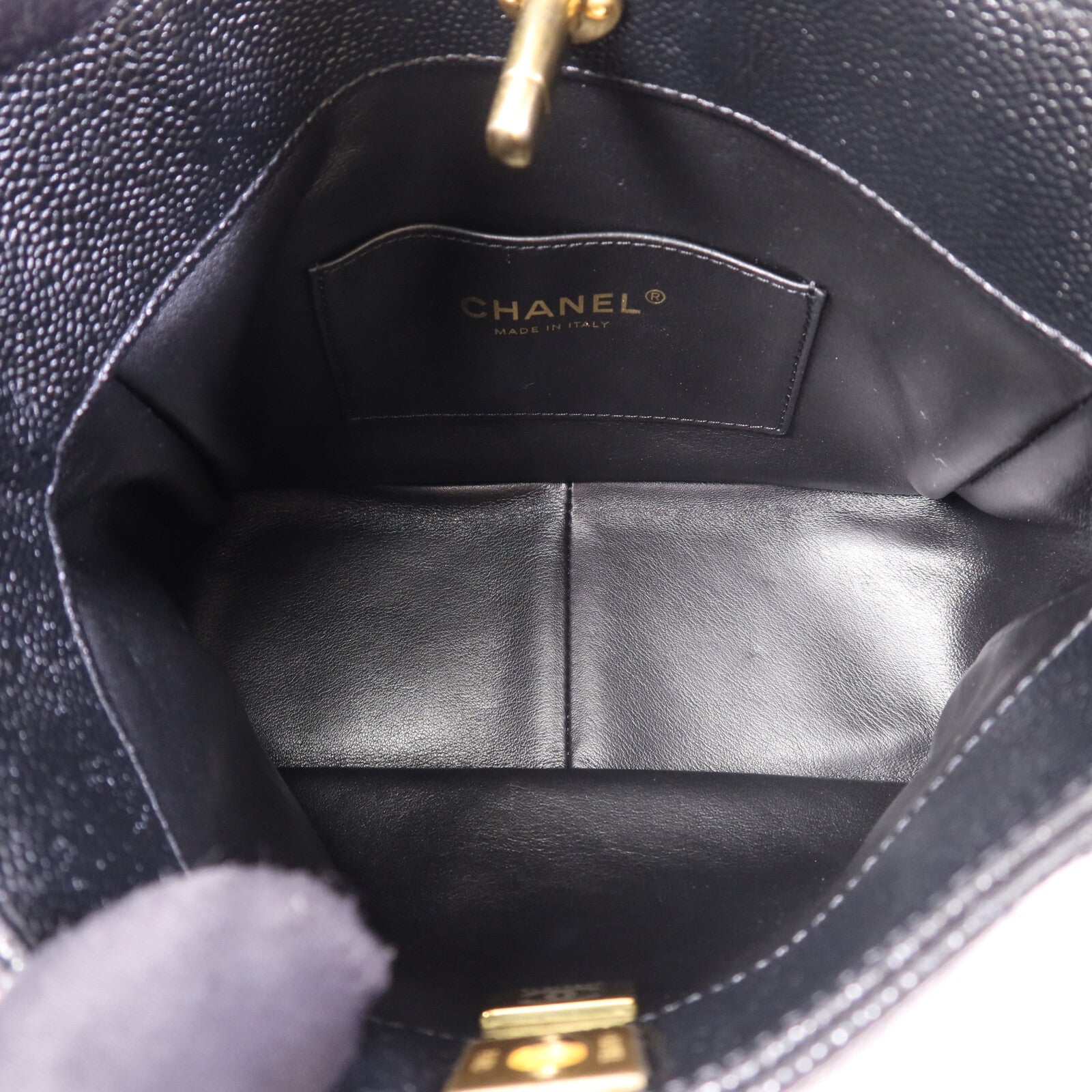 CHANEL 牛皮皮革Hobo Bag金扣鏈帶肩背袋