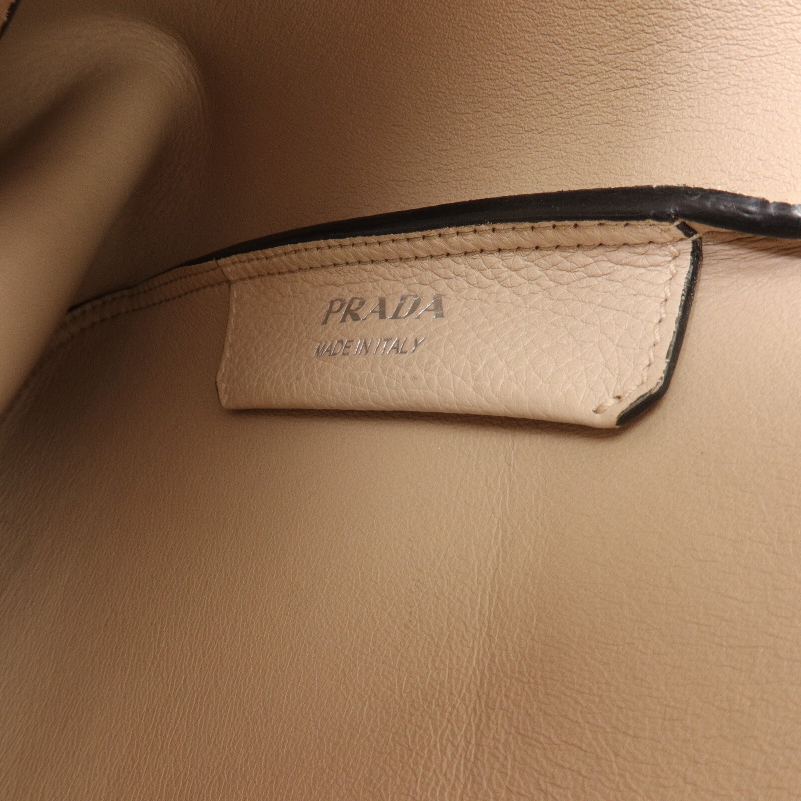 PRADA 牛皮皮革Dynamique手挽袋