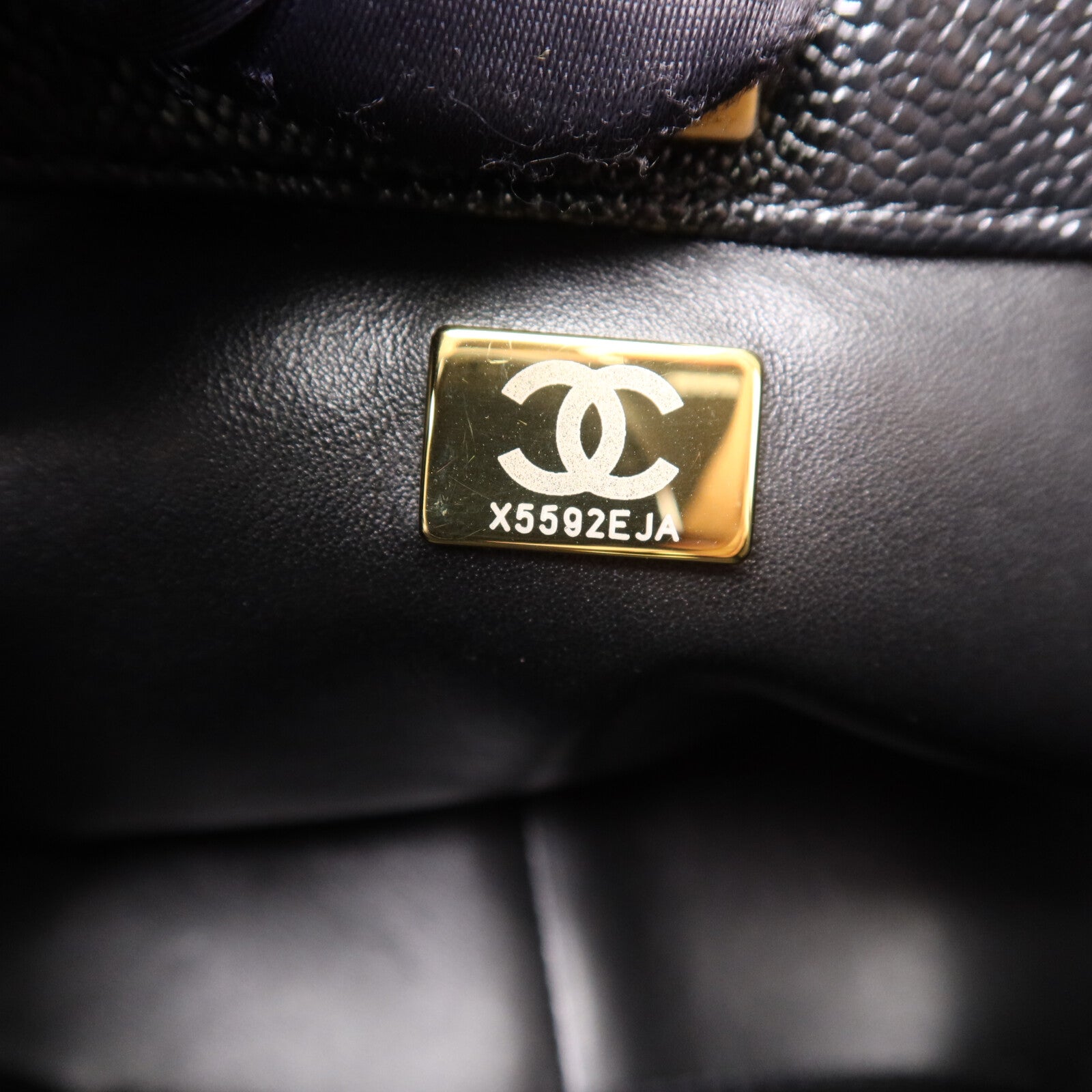 CHANEL 牛皮皮革Hobo Bag金扣鏈帶肩背袋