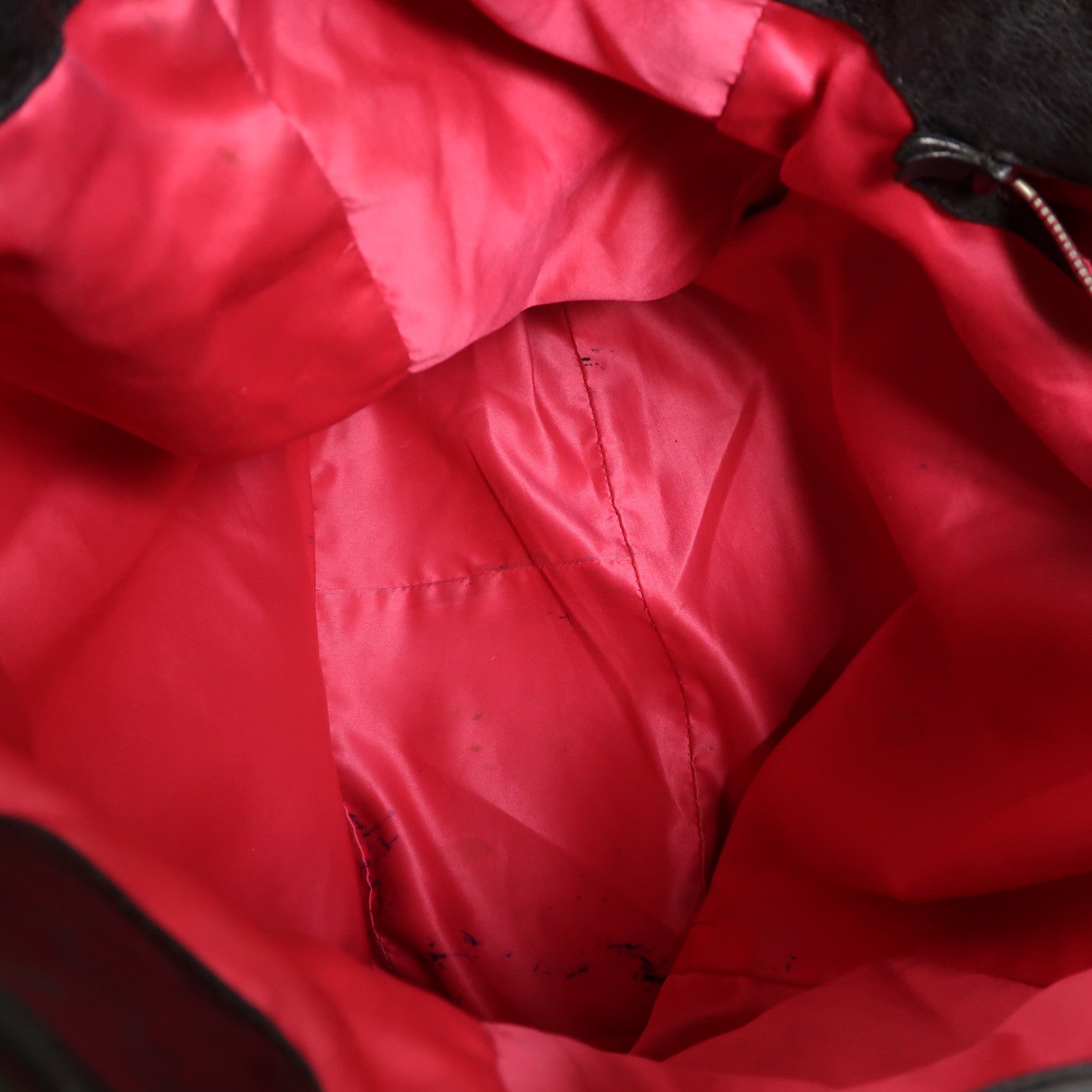 Miu Miu 牛皮皮革Shoulder Bag銀扣肩背袋