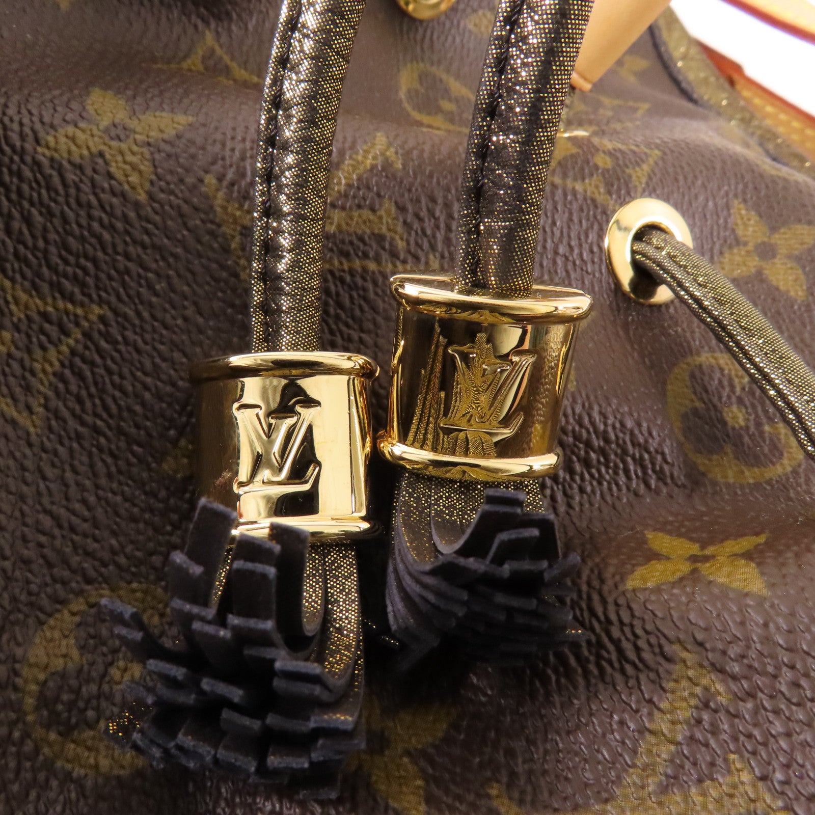 LOUIS VUITTON Monogram Irene金扣手挽袋