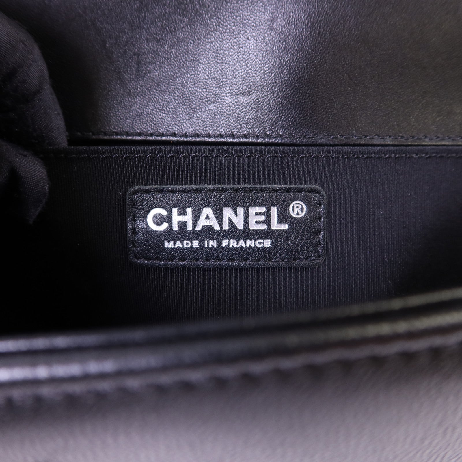 CHANEL 牛皮皮革Boy 25鏈帶肩背袋