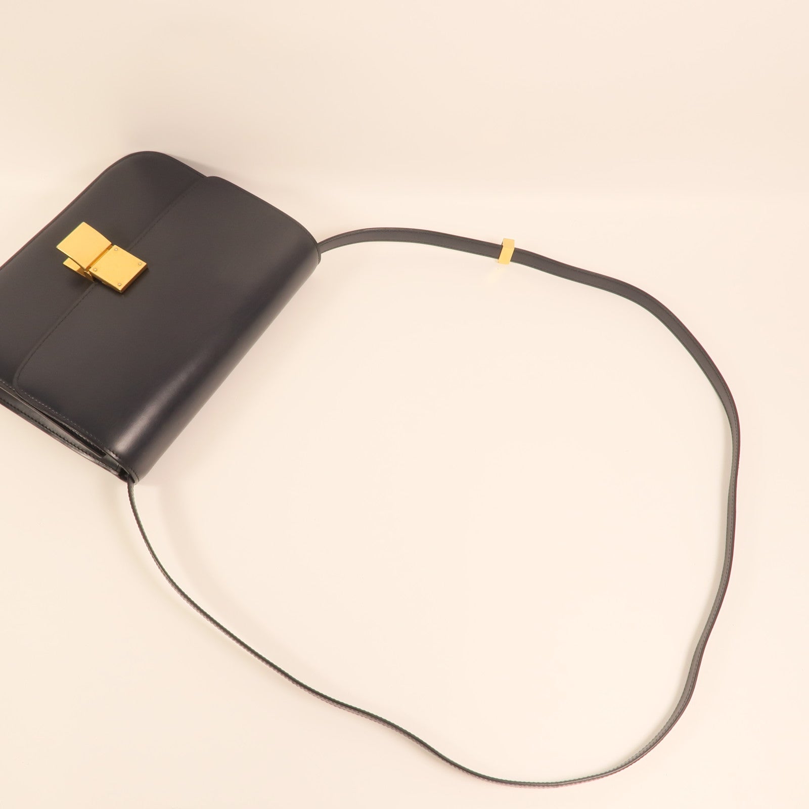 CELINE 牛皮皮革Classic Box Medium金扣肩背袋