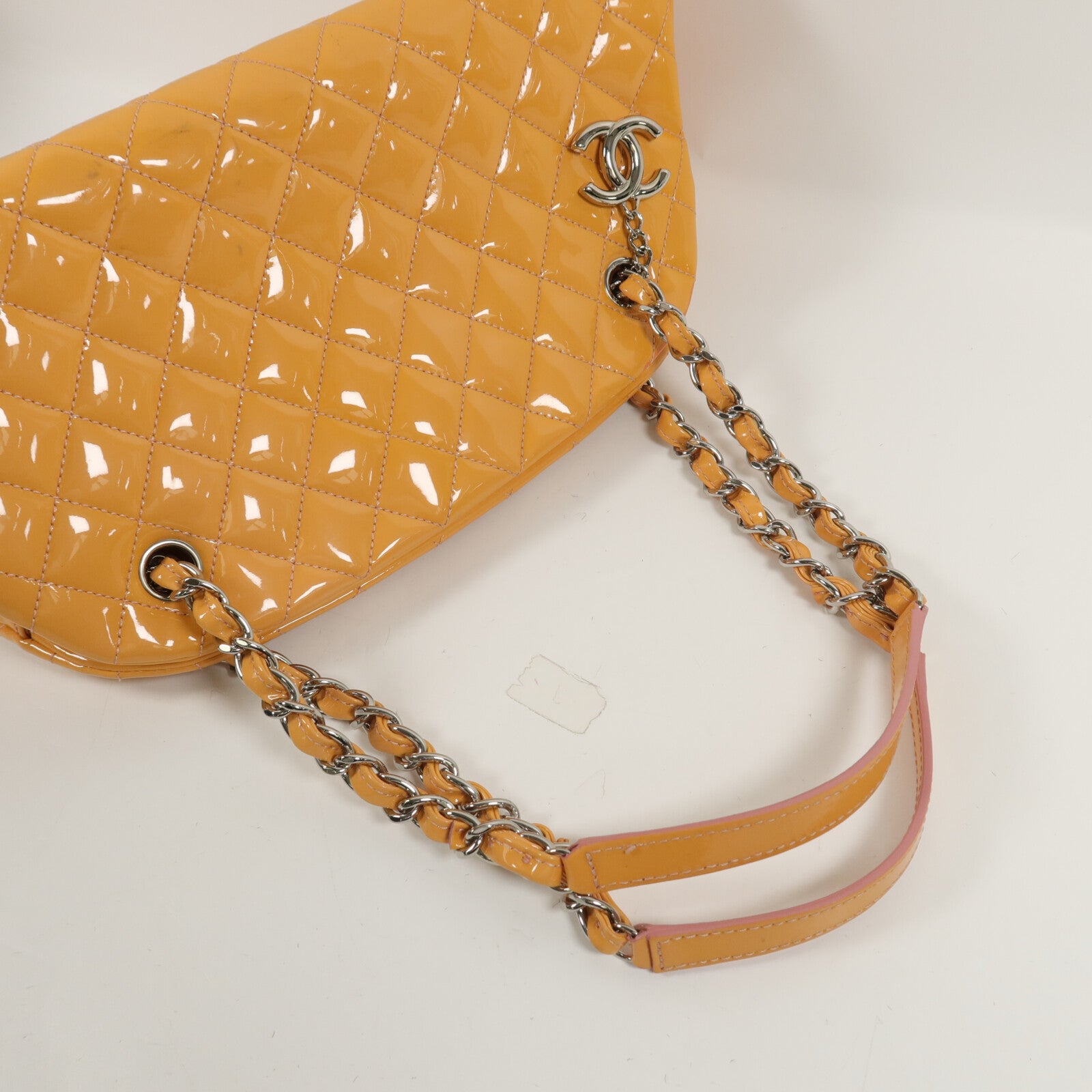 CHANEL 漆皮皮革Chain Shoulder鏈帶肩背袋