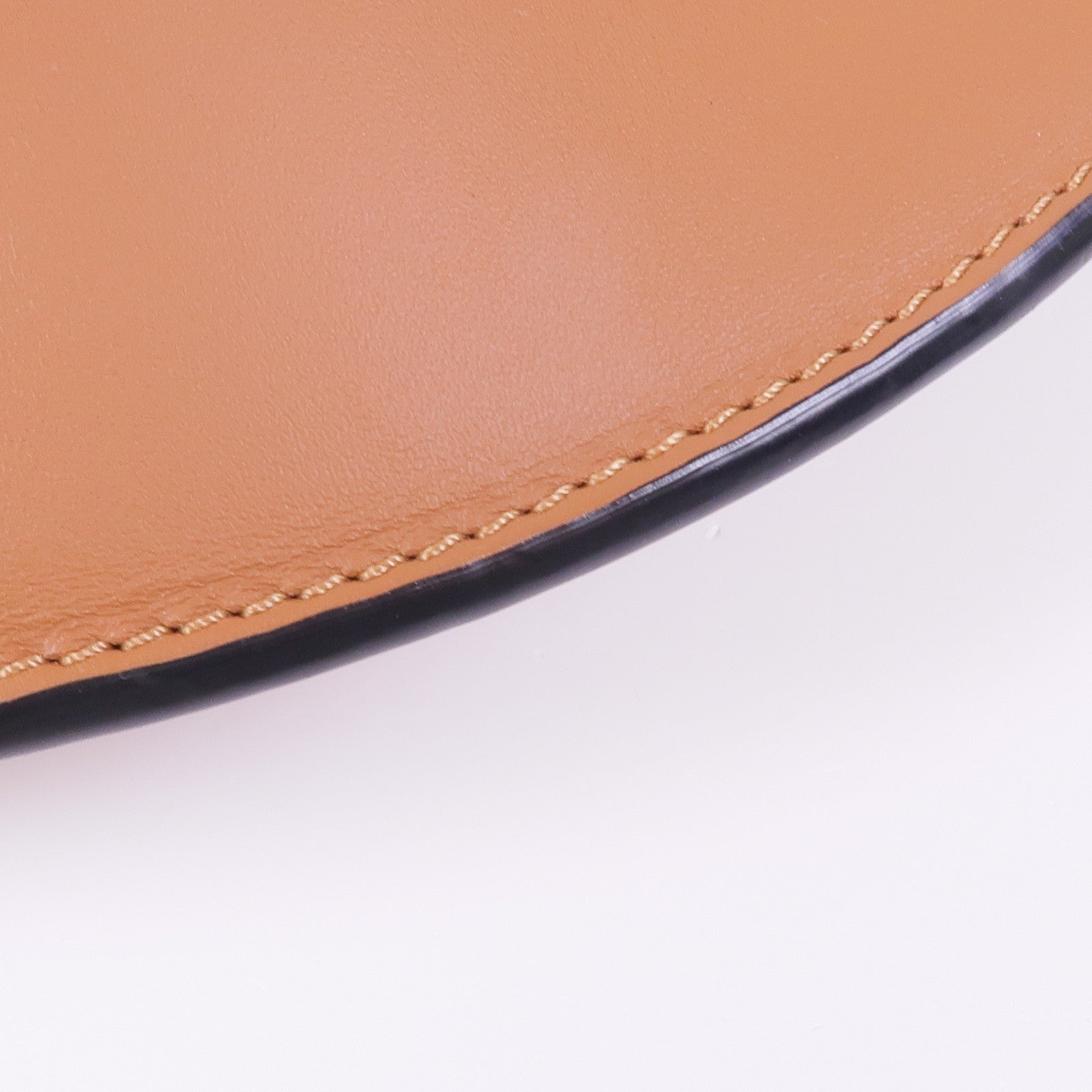 LOEWE 牛皮皮革Horseshoe金扣肩背袋