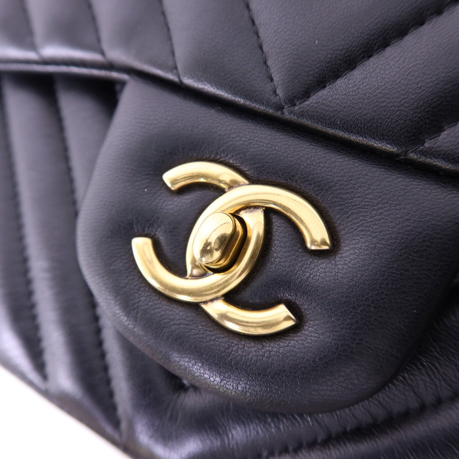CHANEL 羊皮皮革Classic Jumbo金扣鏈帶手挽肩背兩用袋
