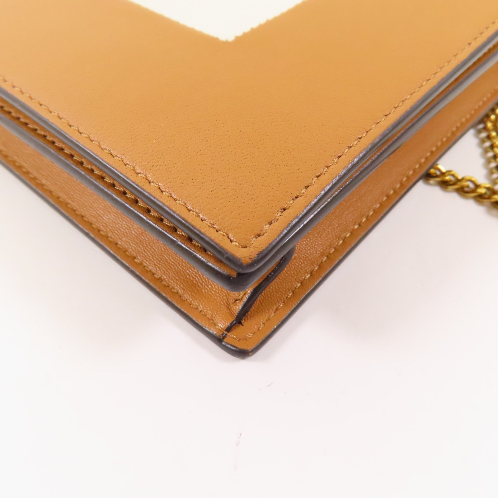 CELINE 牛皮皮革Frame Wallet On Strap金扣鏈帶肩背袋