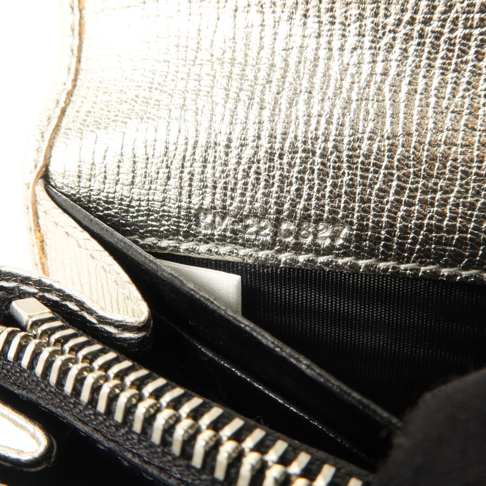Salvatore Ferragamo 牛皮皮革Gancio City Long Wallet長錢包