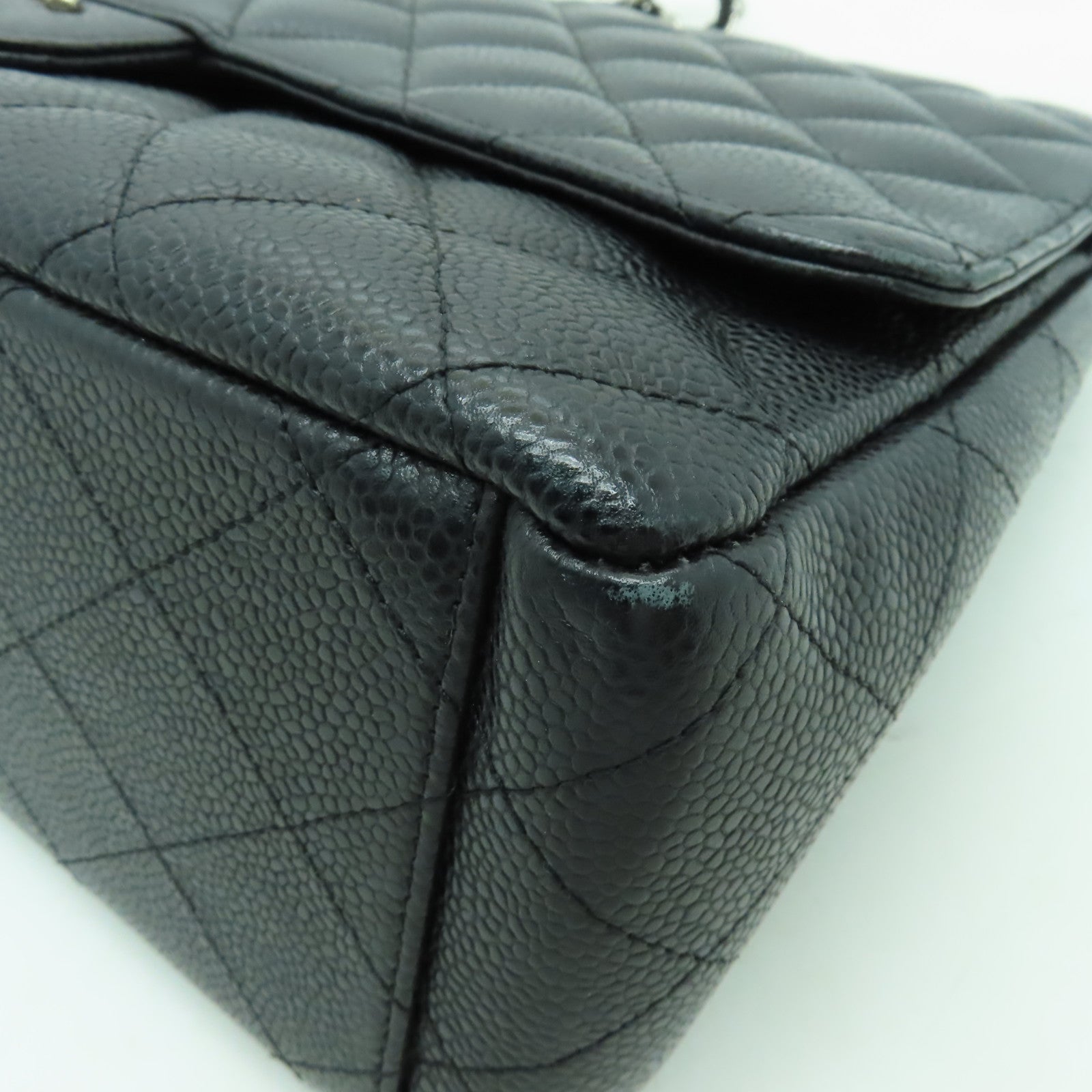 CHANEL 【均一特價】菱格Caviar皮革Classic銀扣鏈帶肩背袋黑色