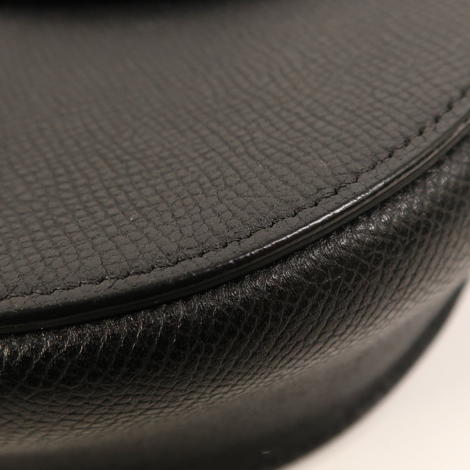 CELINE 牛皮皮革Trotteur金扣肩背袋