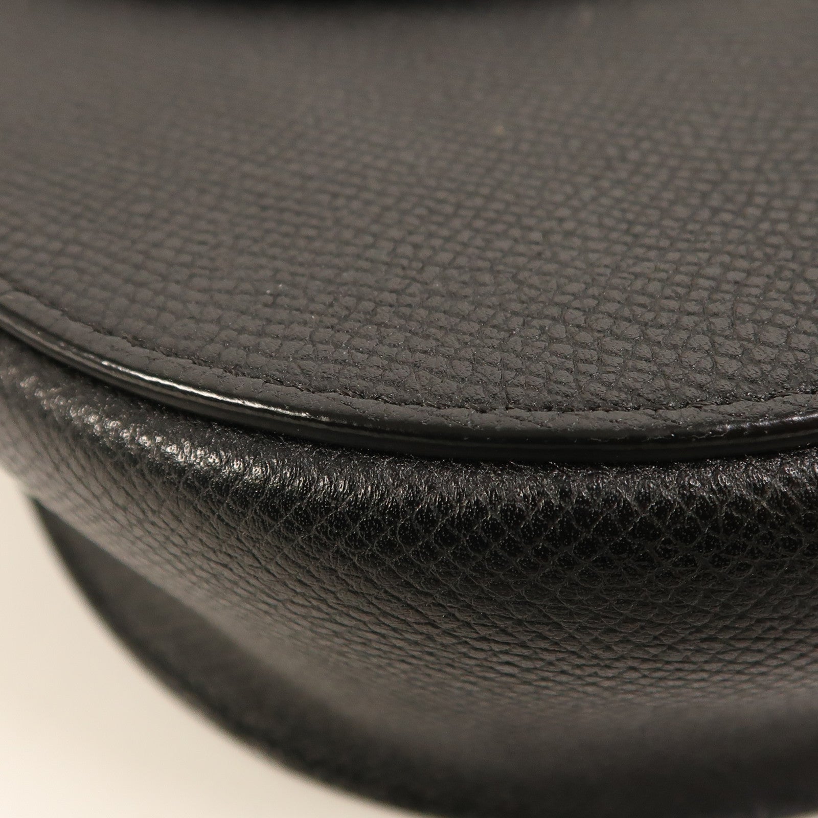 CELINE 牛皮皮革Trotteur金扣肩背袋