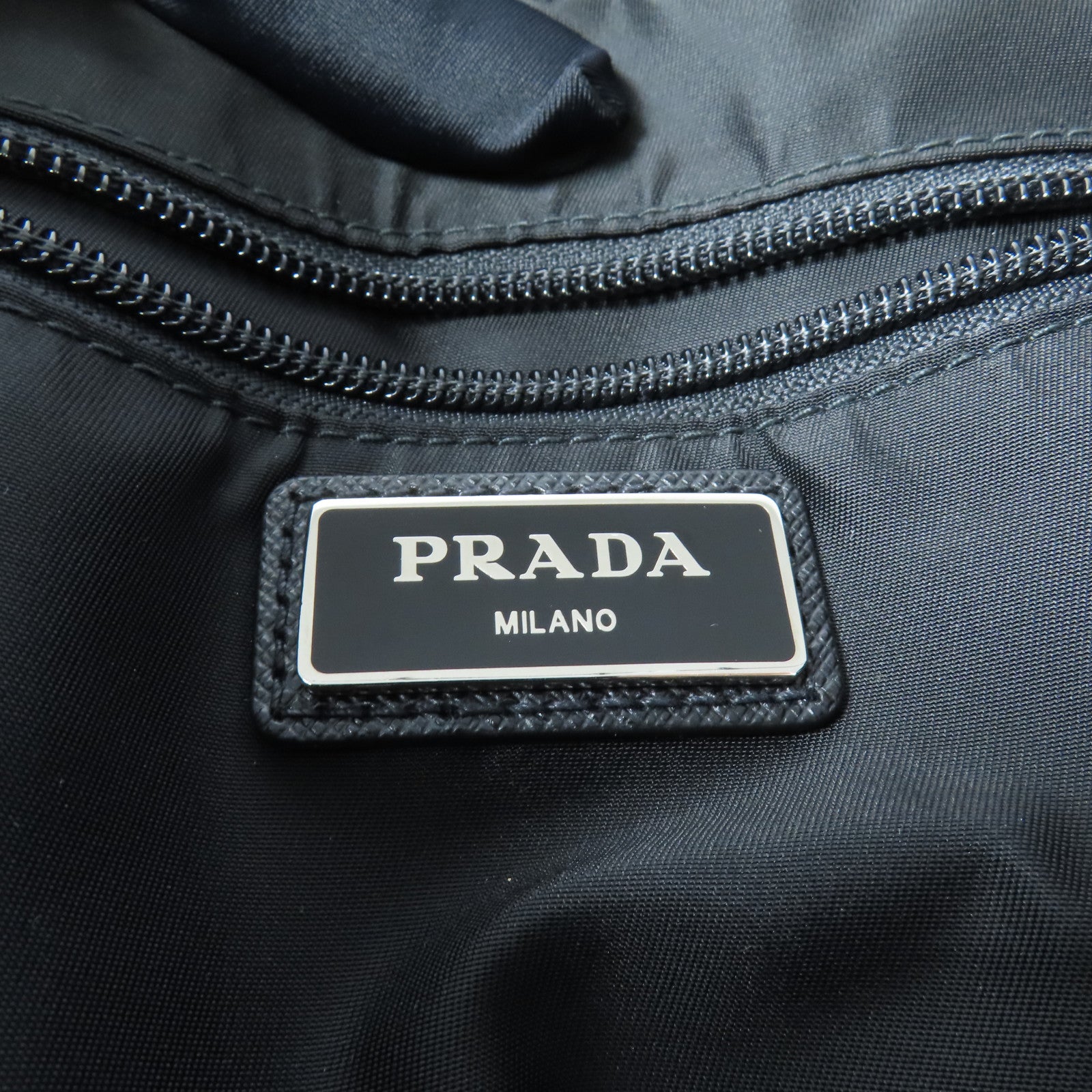 PRADA 尼龍Backpack銀扣背包