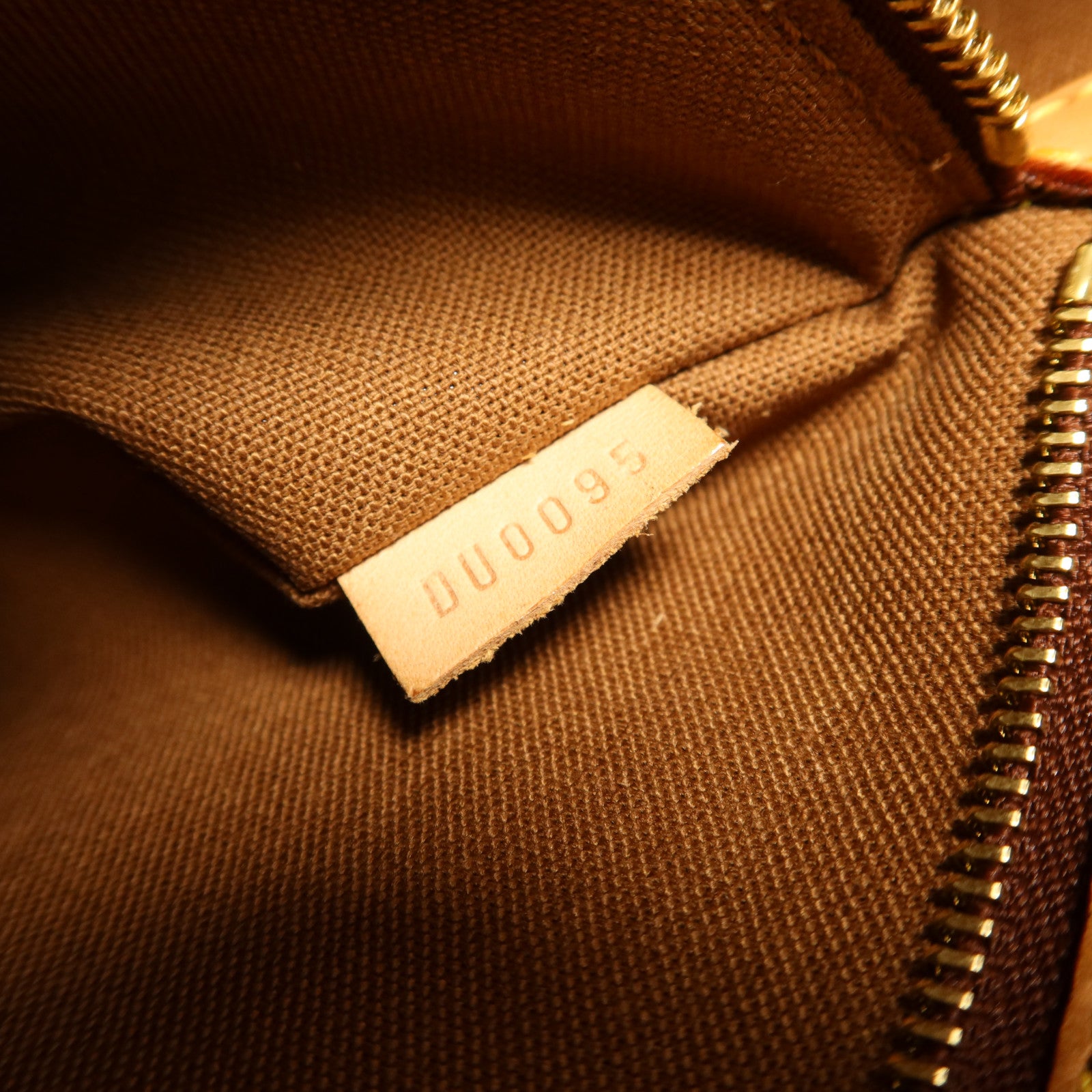 LOUIS VUITTON Monogram Batignolles Horizontal金扣肩背袋