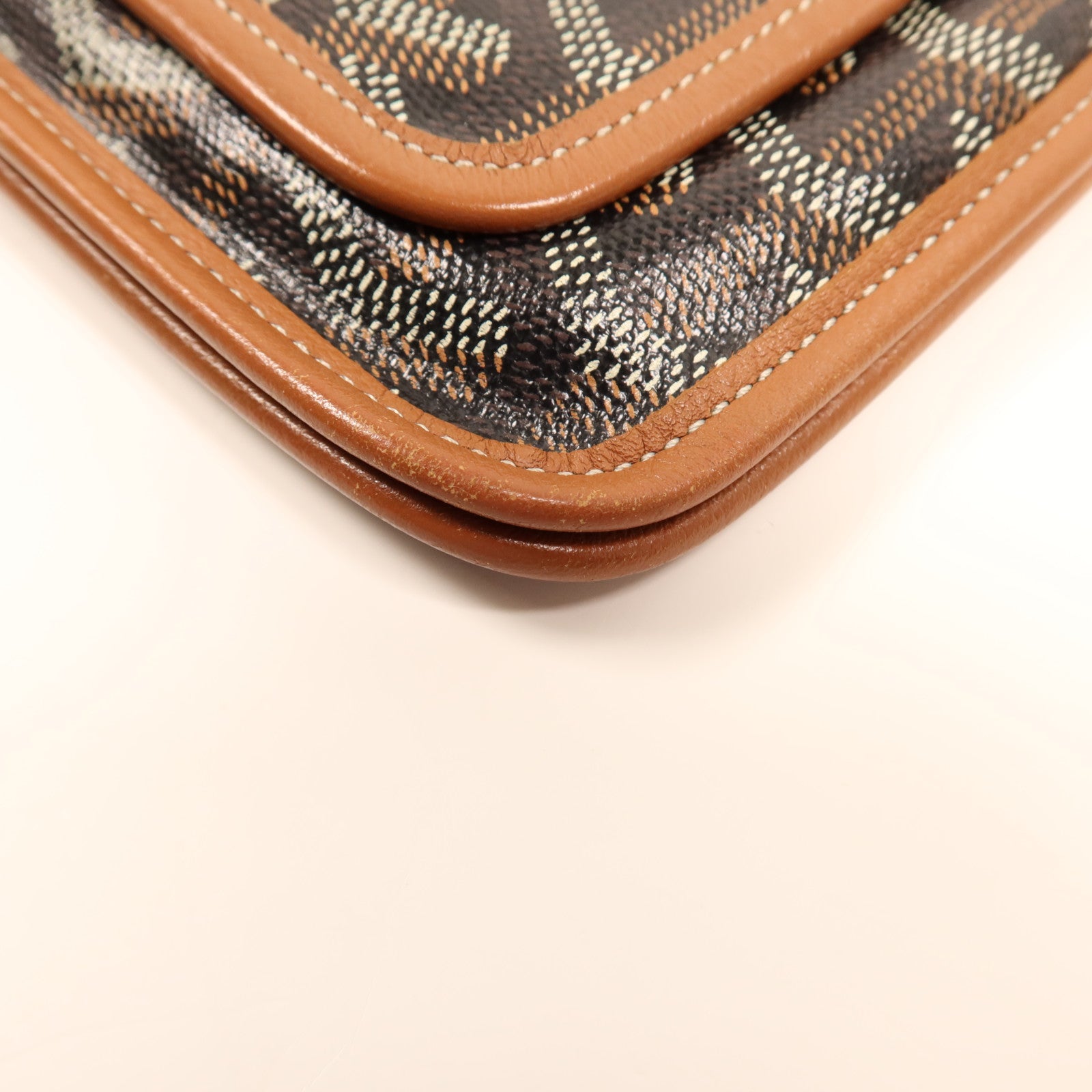 GOYARD 塗層帆布Plumet銀扣肩背袋