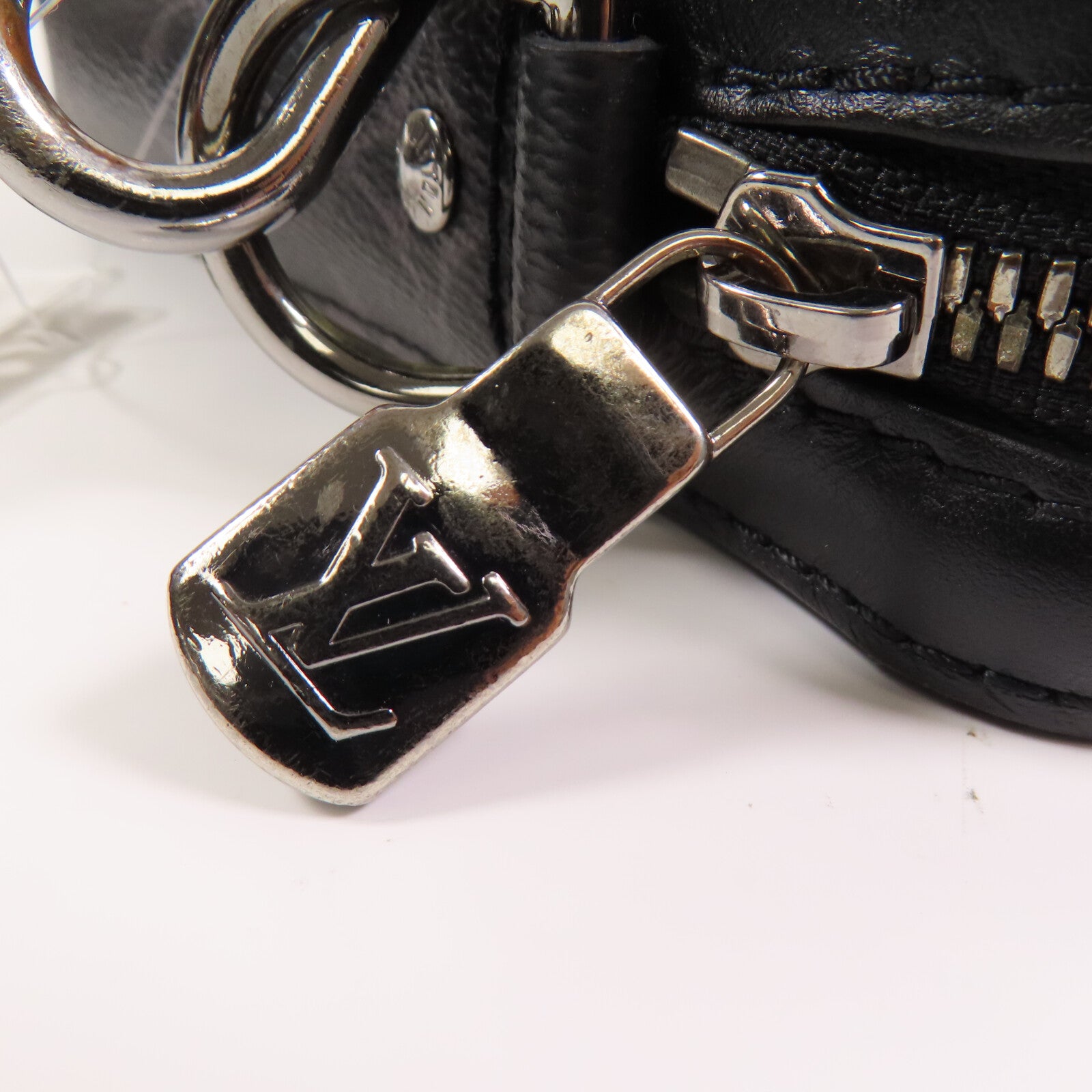LOUIS VUITTON Monogram Eclipse Reverse Trio Messenger銀扣肩背袋灰色