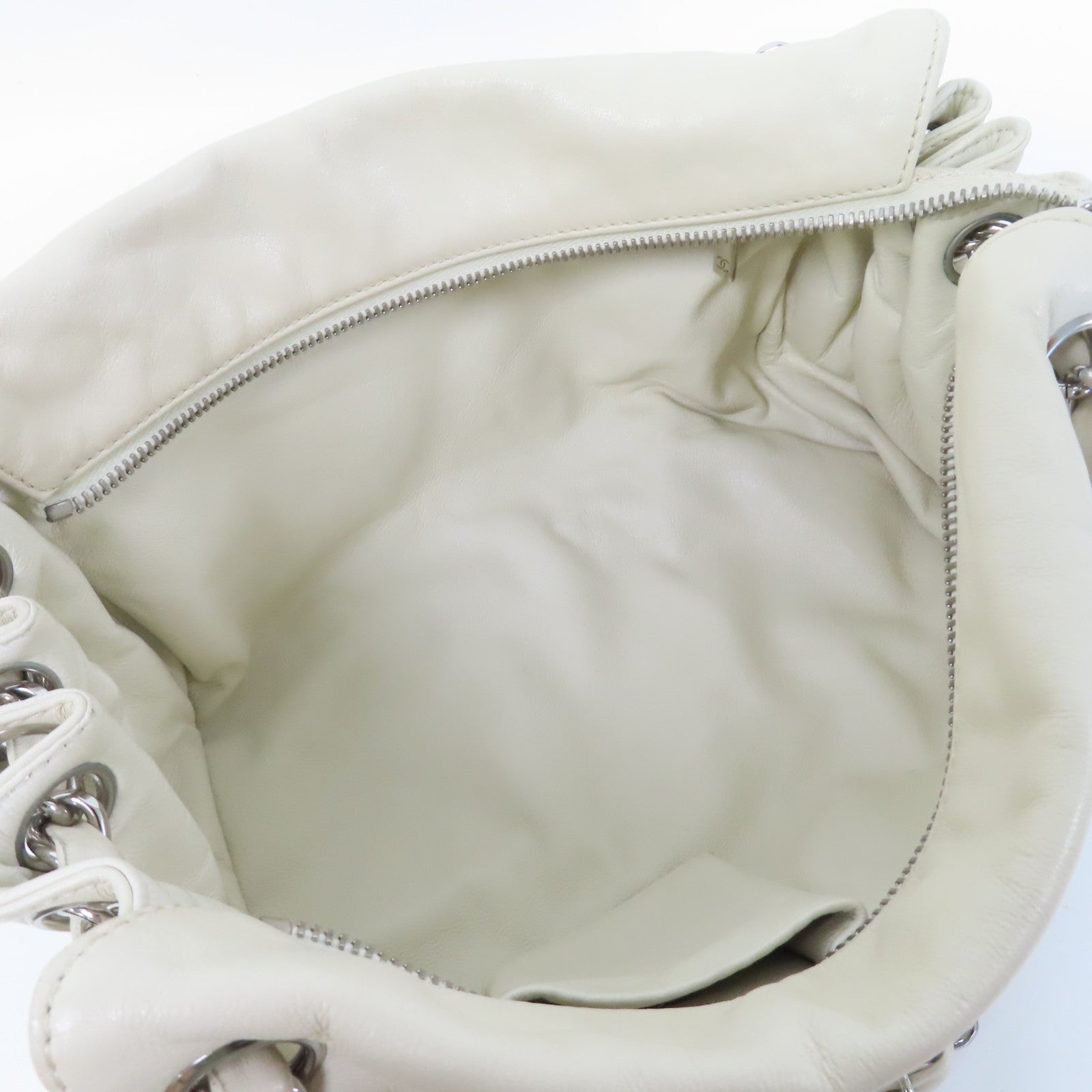 CHANEL 羊皮皮革Chain Shoulder銀扣鏈帶肩背袋白色