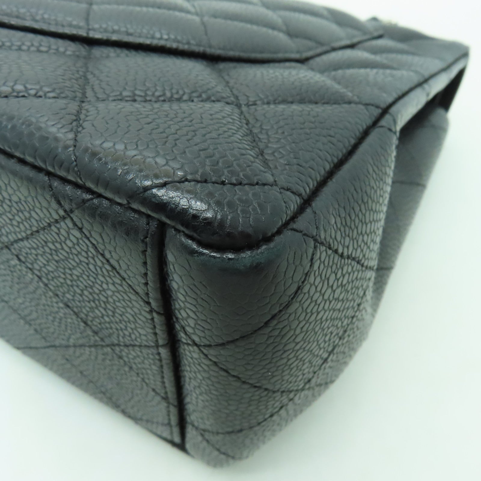 CHANEL 【均一特價】菱格Caviar皮革Classic銀扣鏈帶肩背袋黑色