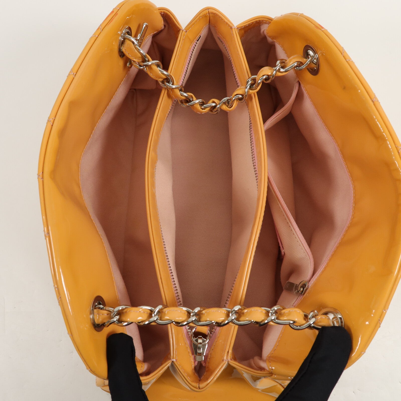 CHANEL 漆皮皮革Chain Shoulder鏈帶肩背袋