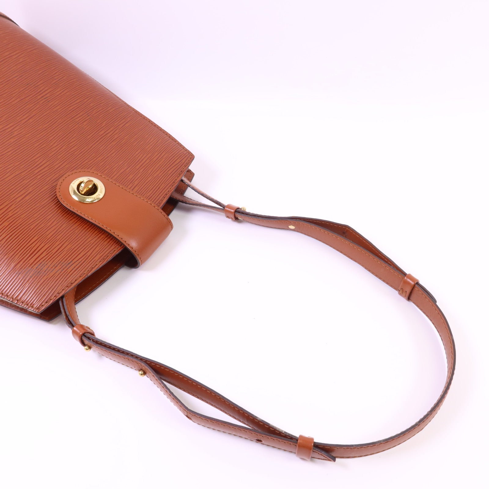 LOUIS VUITTON Epi Cluny金扣肩背袋