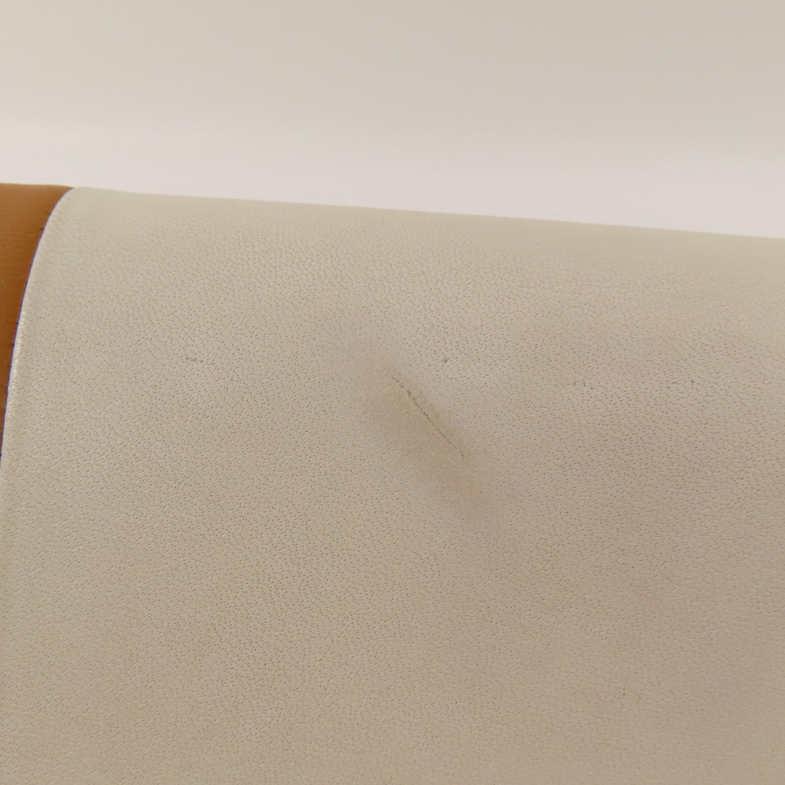 CELINE 牛皮皮革Frame Wallet On Strap金扣鏈帶肩背袋