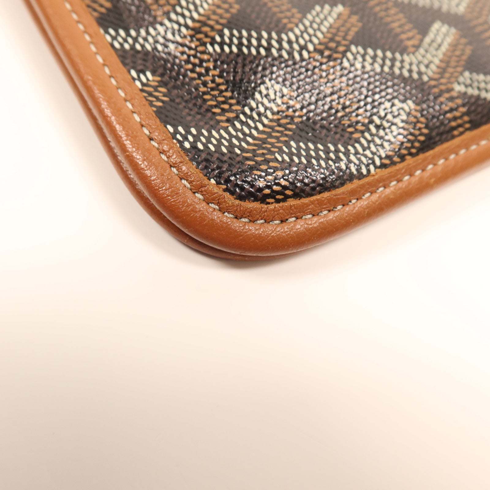 GOYARD 塗層帆布Plumet銀扣肩背袋