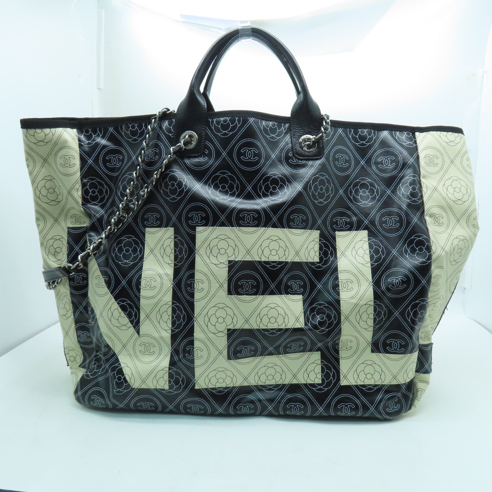 CHANEL 【激減優惠】塗層帆布Camellia Large Shopping Bag銀扣手挽袋黑色/白色