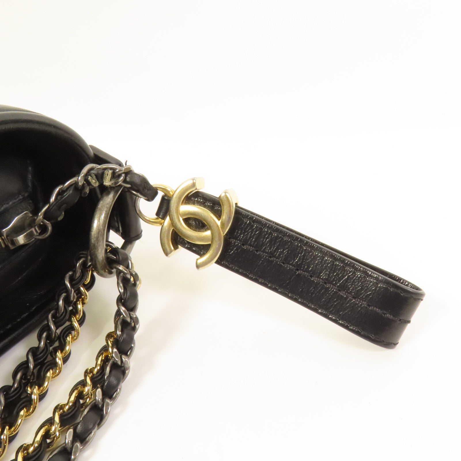 CHANEL 牛皮皮革Gabrielle Smal鏈帶肩背袋