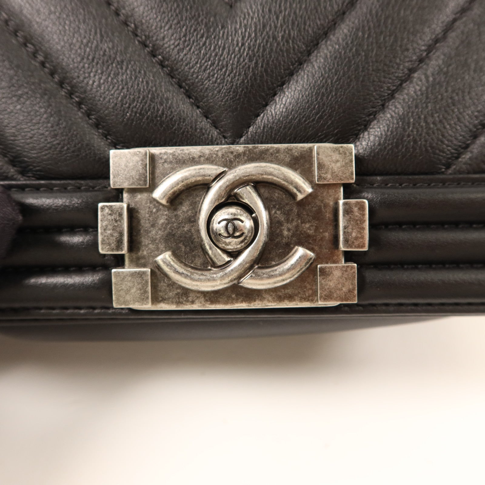 CHANEL 【激減優惠】牛皮皮革Boy 20鏈帶肩背袋