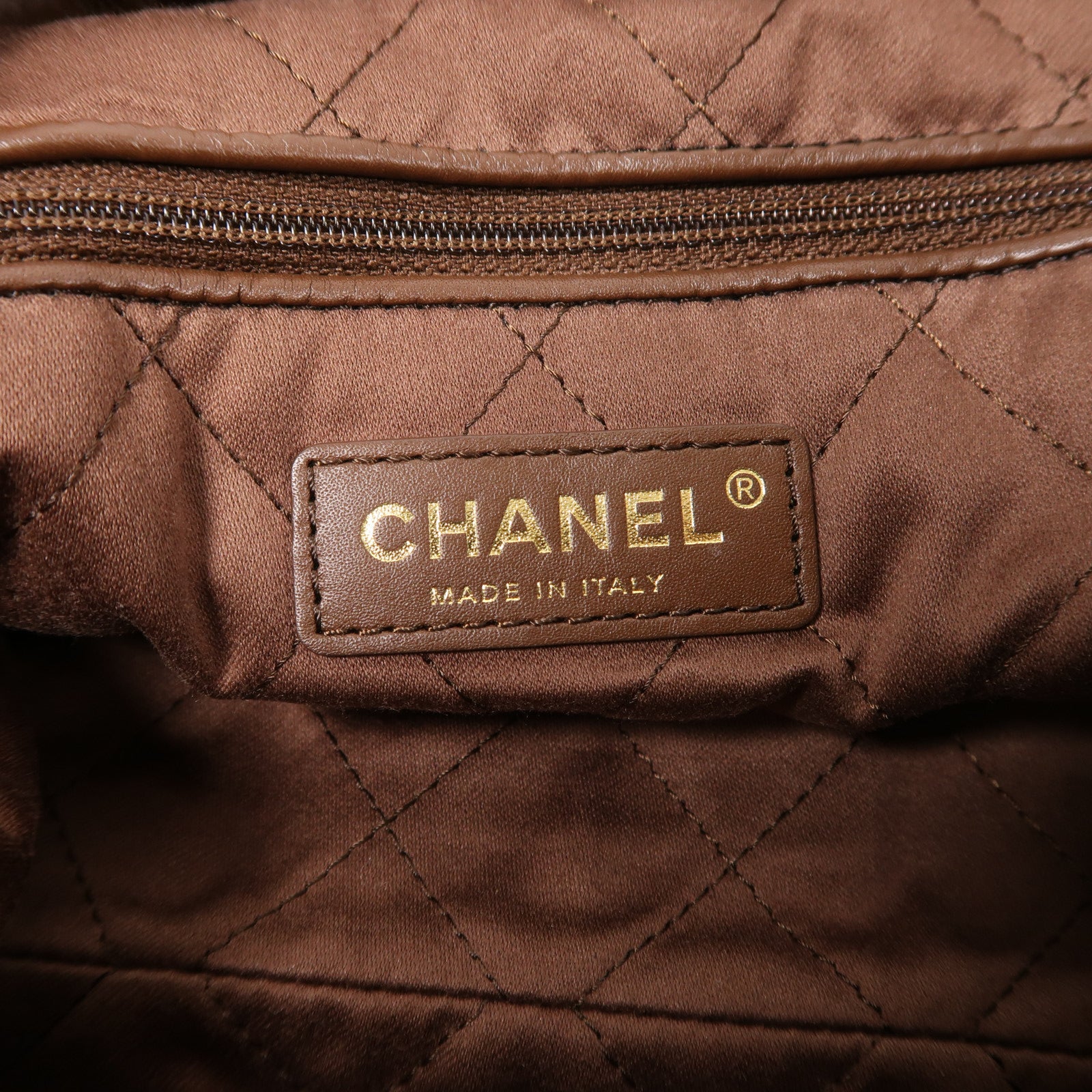 CHANEL 牛皮皮革Chanel 22 Small金扣鏈帶肩背袋