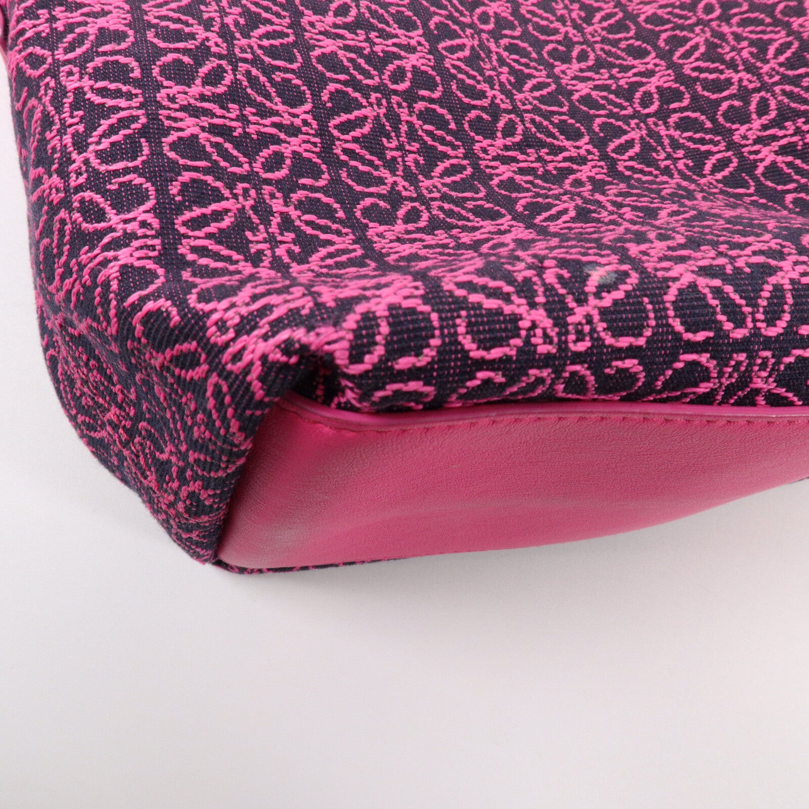 LOEWE 帆布Cubi肩背袋