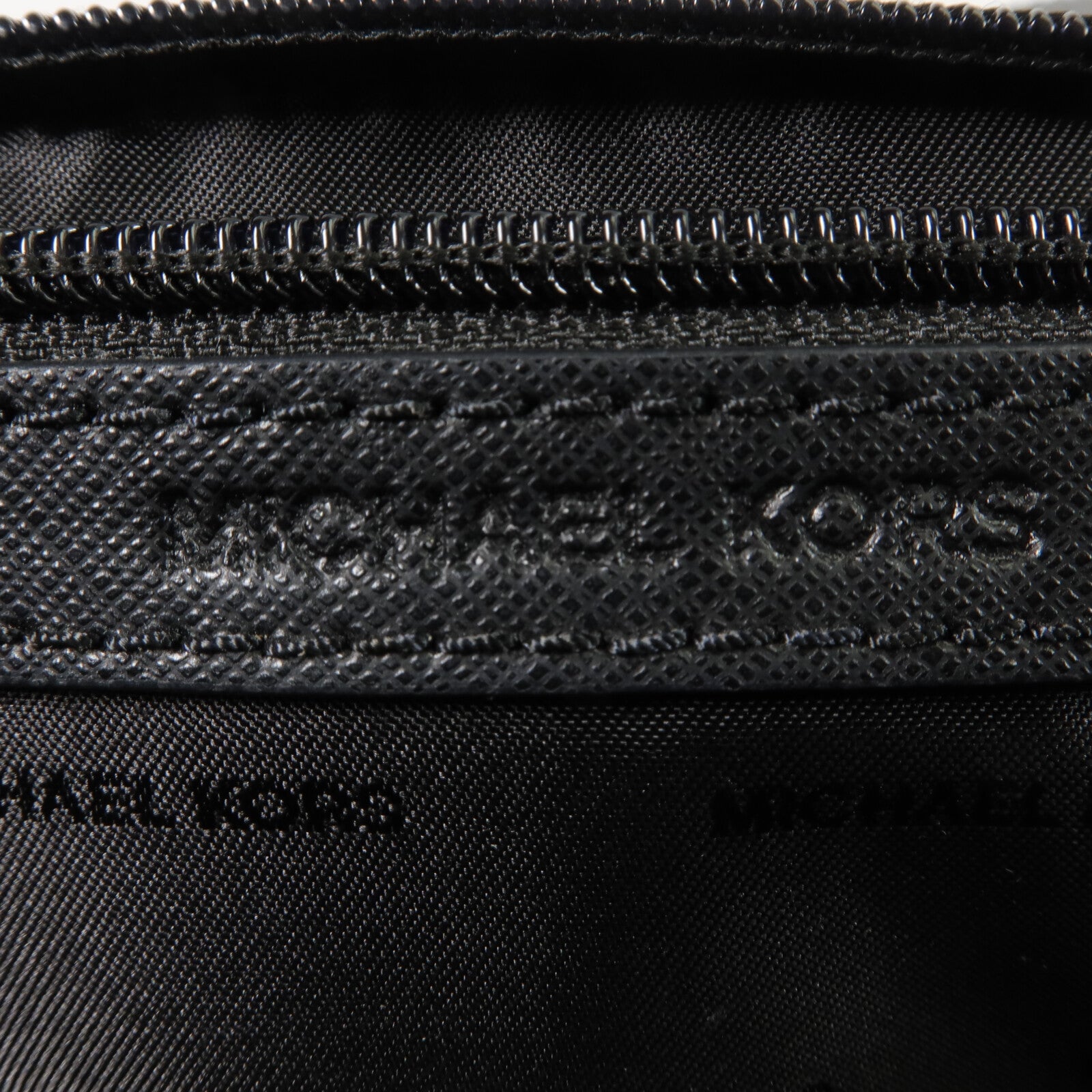 Michael Kors 牛皮皮革Ava Medium手挽袋