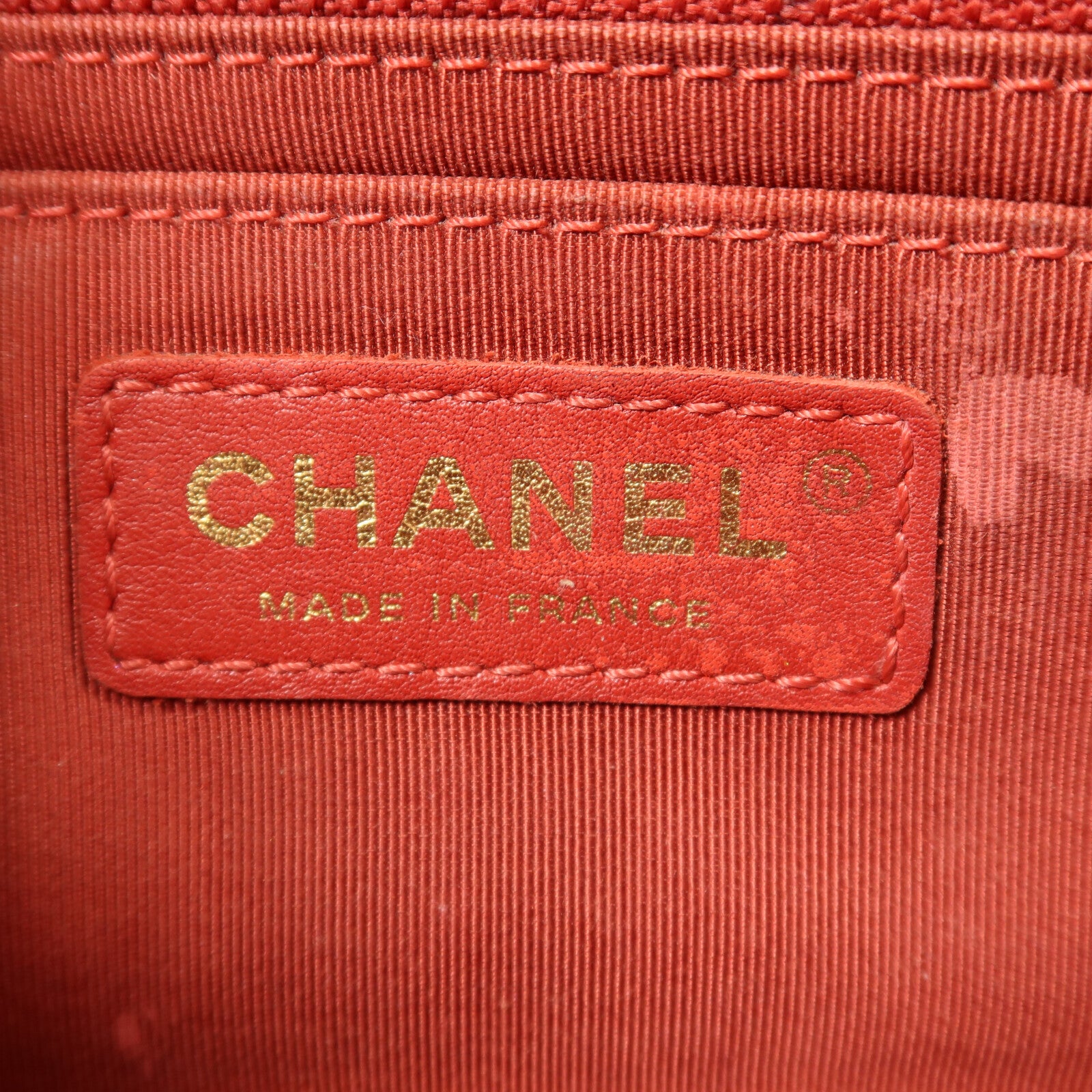 CHANEL 牛皮皮革Chevron Flap Bag金扣鏈帶肩背袋